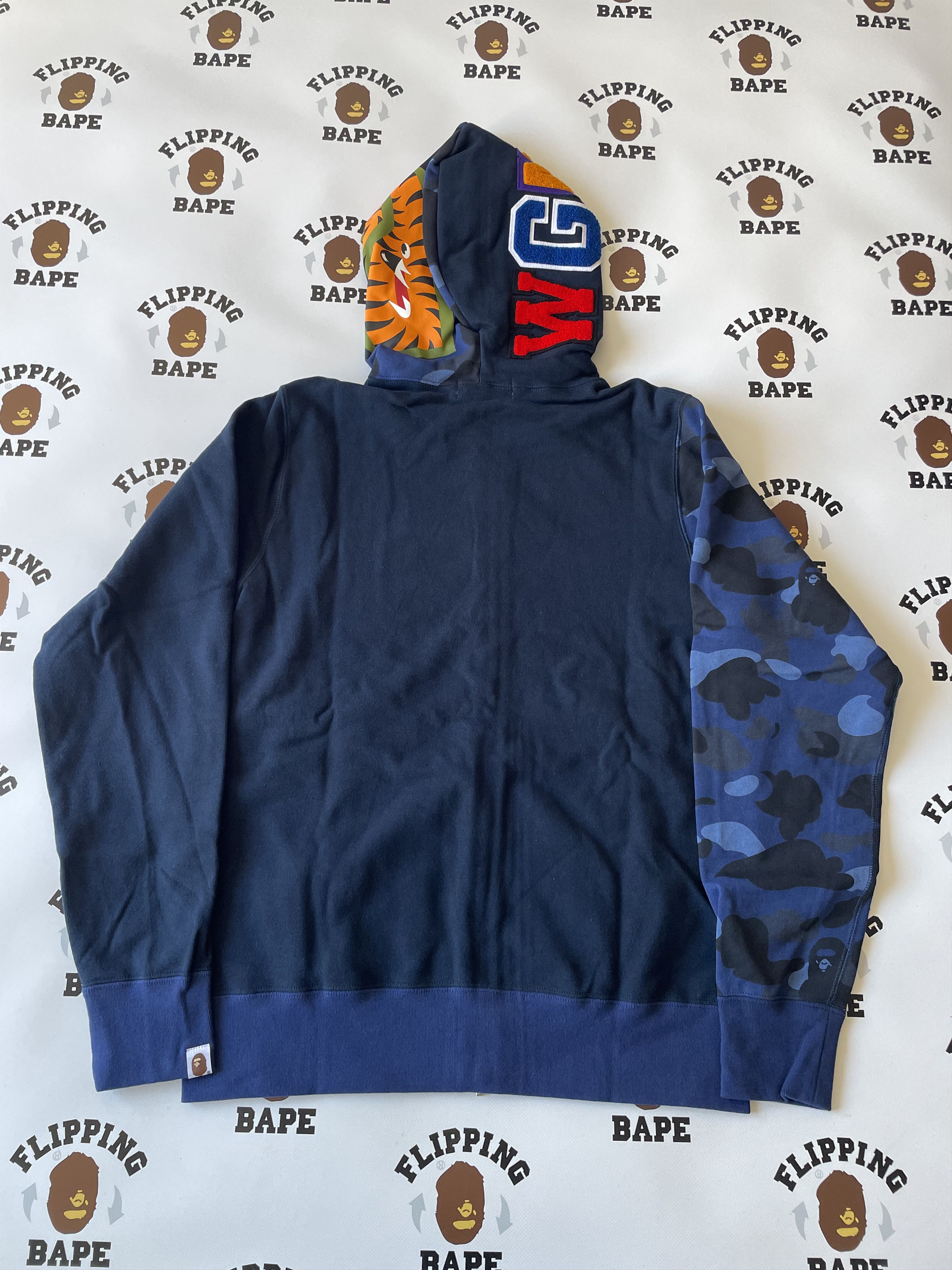 Bape COLOR CAMO SHARK FULL ZIP HOODIE SS23 Size US L / EU 52-54 / 3 - 2 Thumbnail