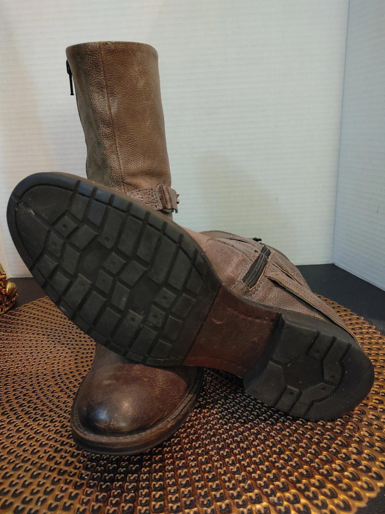 Designer Vera Wang Lavender Kippy Moto Ankle Leather Boots Size 8.5M Size US 8.5 / IT 38.5 - 7 Thumbnail
