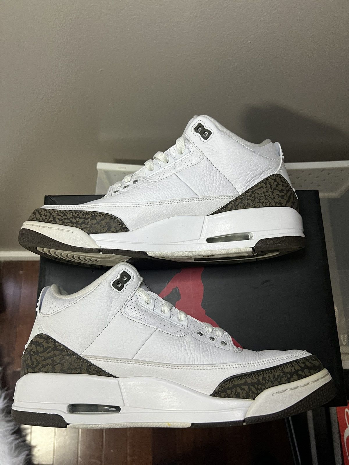 Jordan Brand Jordan 3 Retro Mocha 2018 Nike Air MJ Mens White Size 10.5 Size US 10.5 / EU 43-44 - 4 Thumbnail