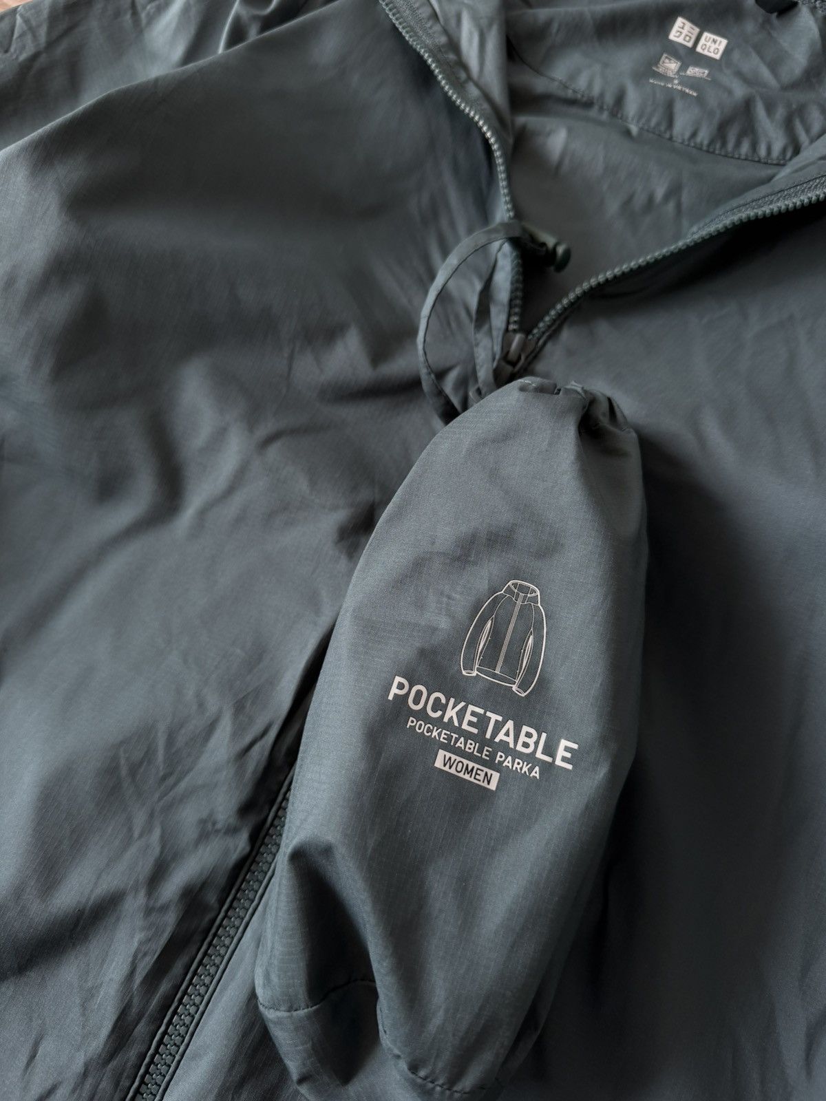 Uniqlo Uniqlo Hybrid Packable Outwear Monochrome Urban Style Jacket Size S / US 4 / IT 40 - 14 Thumbnail