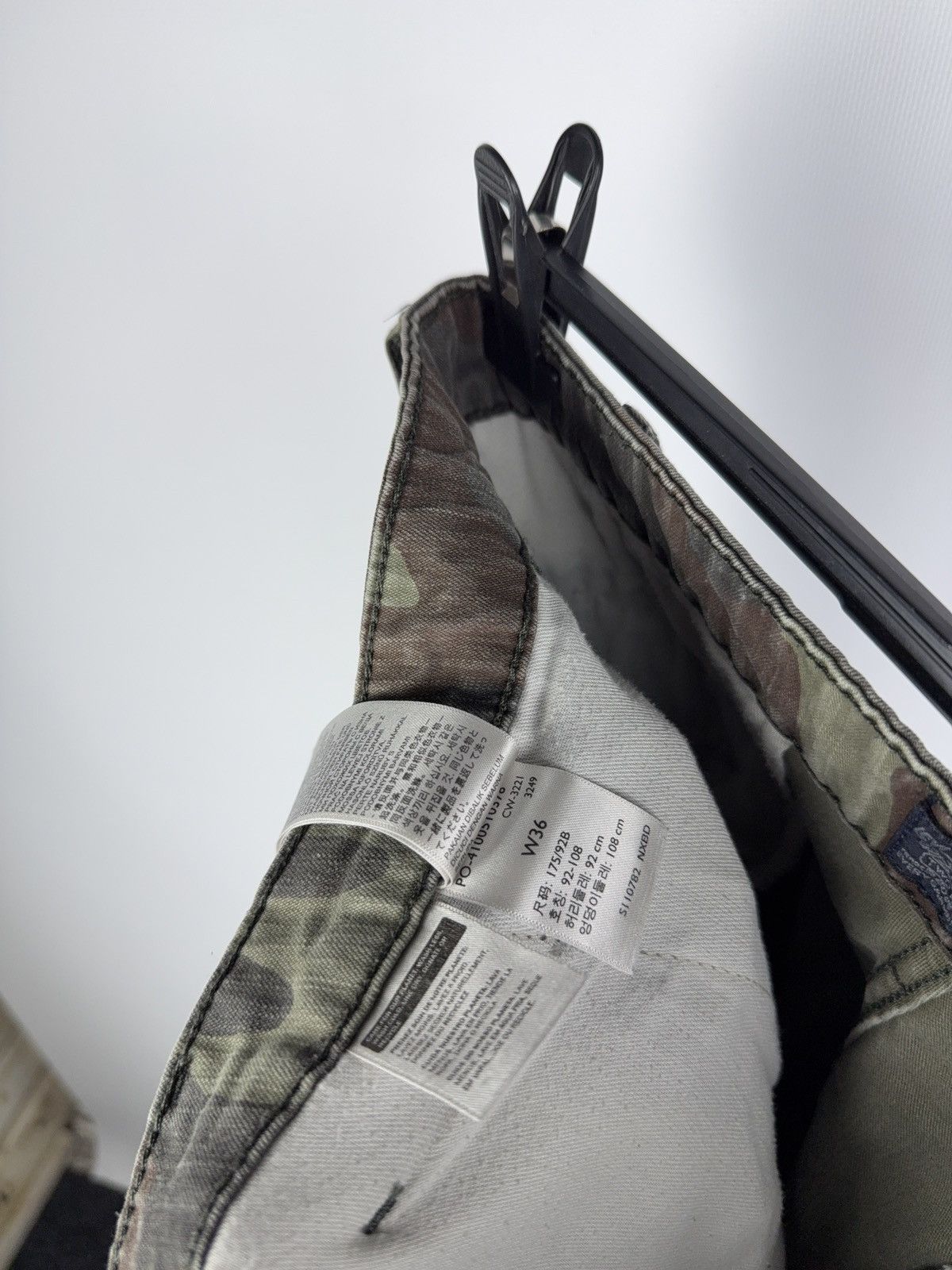 Levi's Retro Y2K 00s Levi’s Camo Cargo Shorts Label Utility Fit Size US 36 / EU 52 - 12 Thumbnail