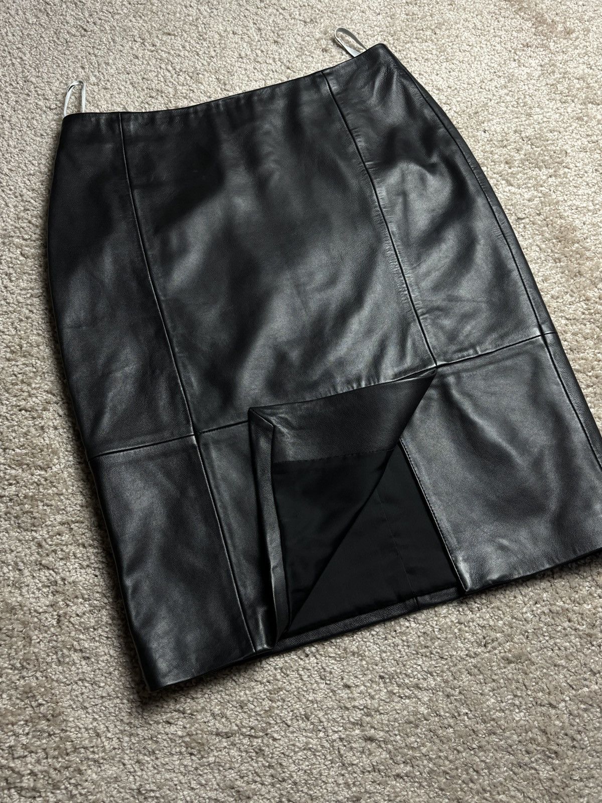 Hugo Boss Hugo Boss black leather midi pencil vintage skirt Size 28" / US 6 / IT 42 - 2 Thumbnail