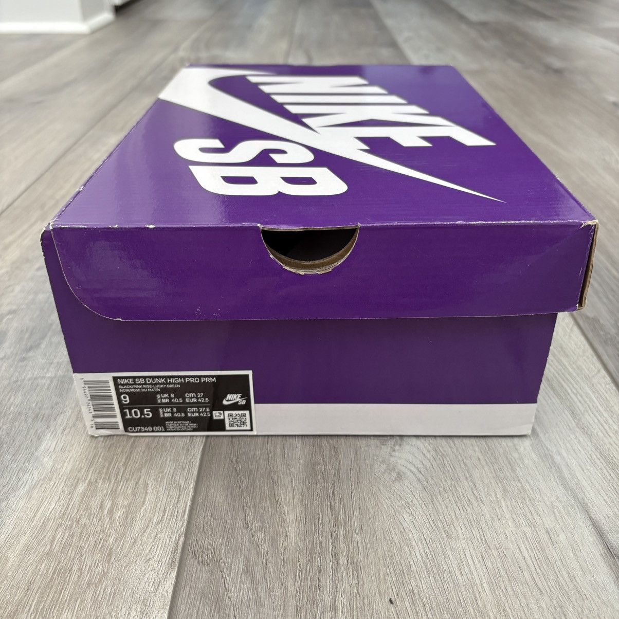 Nike SB NEW Nike Invert Celtics Dunks Size US 9 Size US 9 / EU 42 - 3 Thumbnail