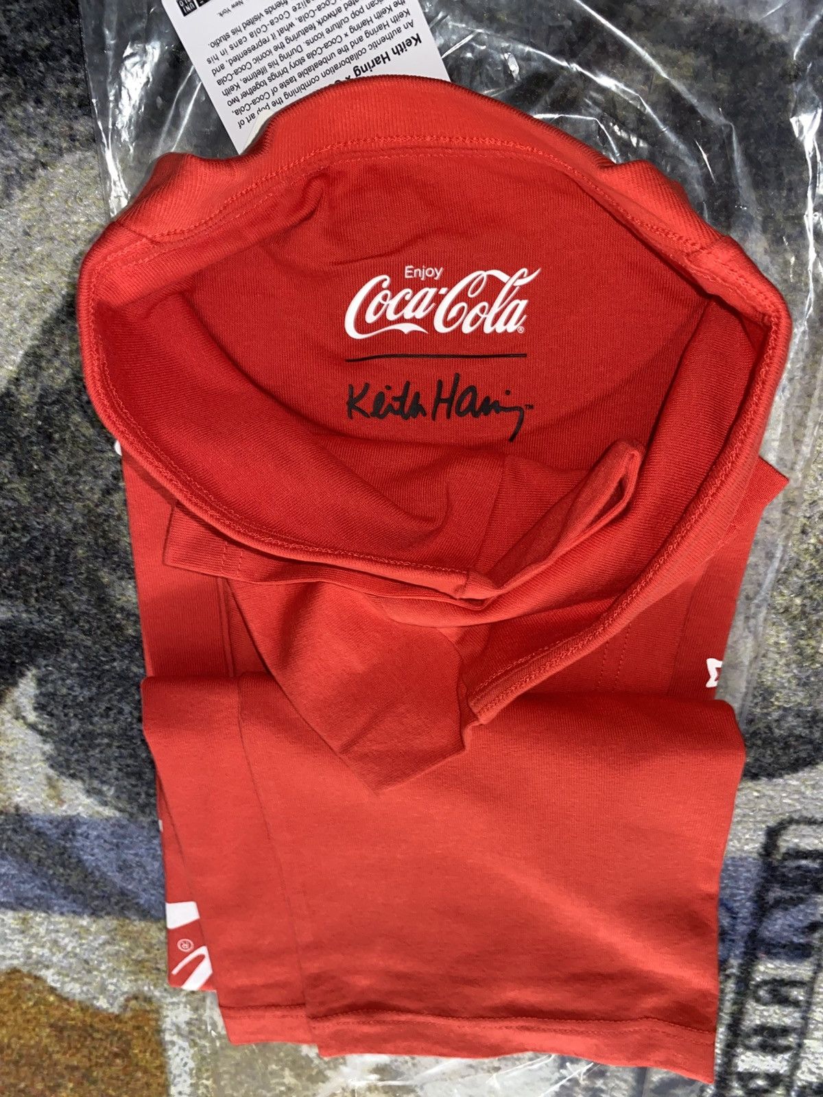 Coca Cola × Keith Haring × Uniqlo Uniqlo x Keith Haring x Coca Cola UT Graphic Tee Size US M / EU 48-50 / 2 - 3 Thumbnail