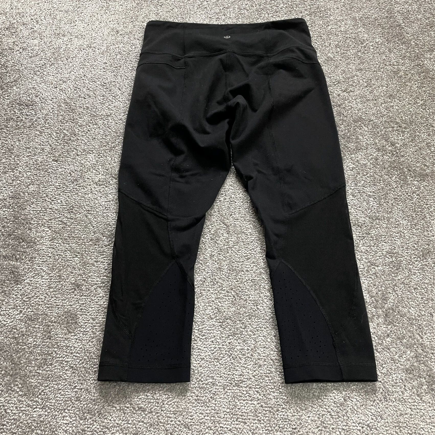 Lululemon LULULEMON Women’s Capri Leggings Size 6 Black Slim Stretch Yoga Activewear Size 28" / US 6 / IT 42 - 2 Thumbnail