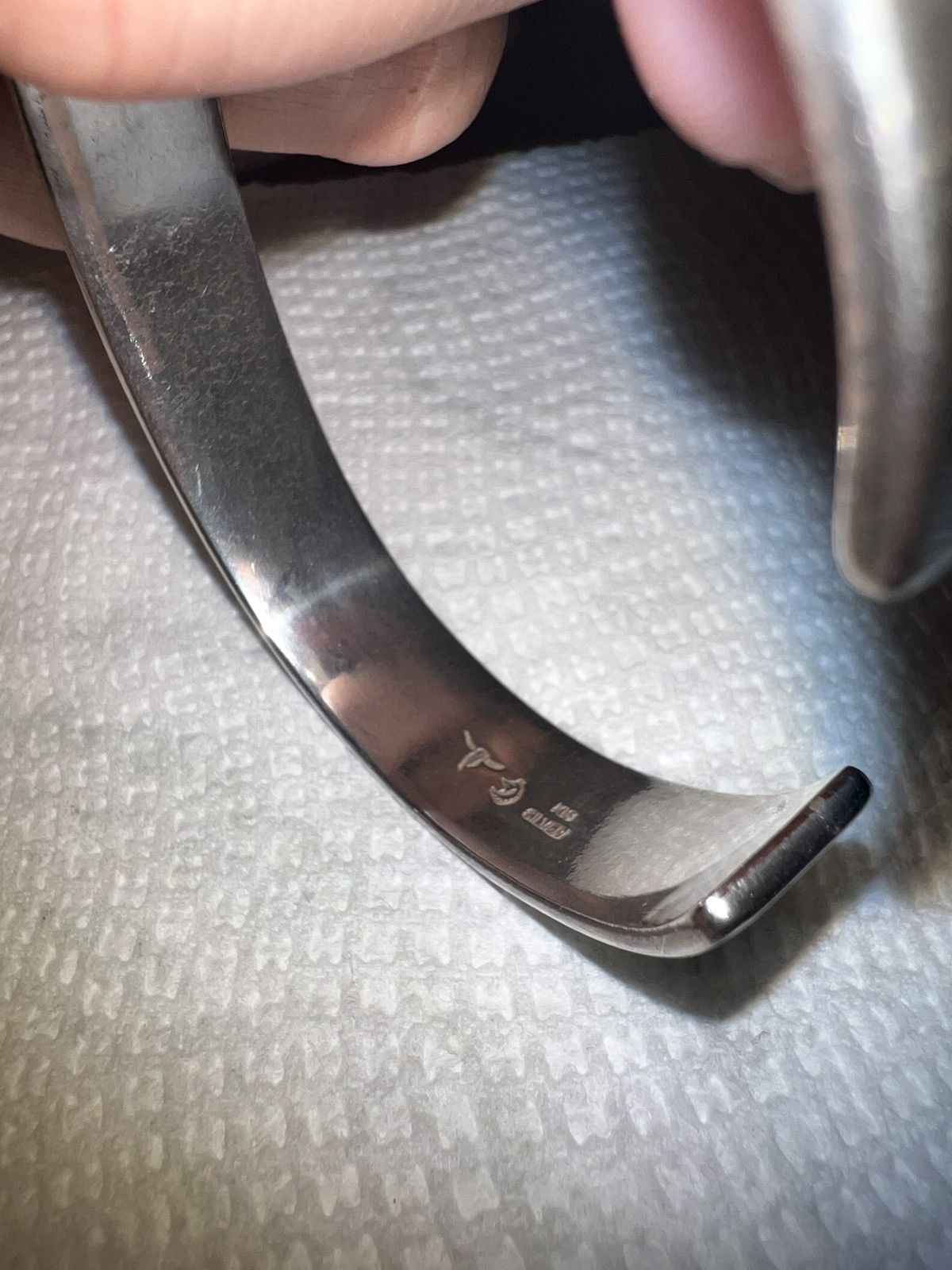 TADY & KING Tady King stamped rose bangle bracelet Size ONE SIZE - 4 Thumbnail