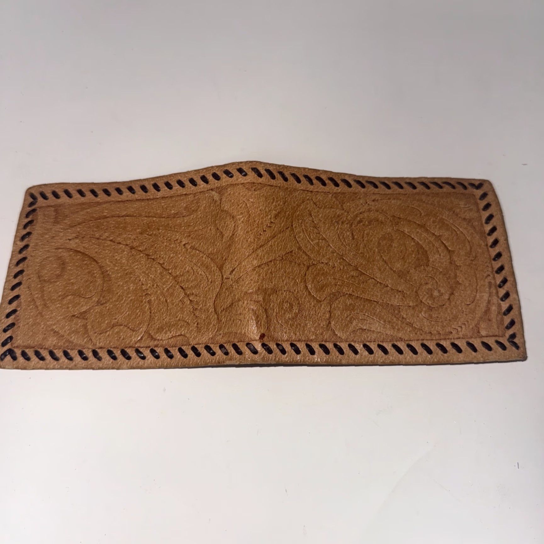 Vintage VINTAGE Hand Tooled Leather Bifold Wallet Western Floral Braided Edge Brown Adult Unisex Wallet Brown Western Floral Design Vintage Size ONE SIZE - 3 Thumbnail