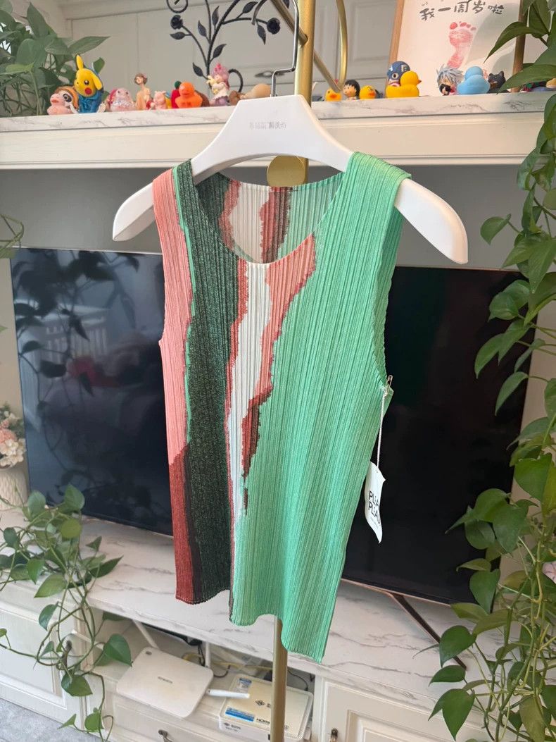 Issey Miyake Issey Miyake Sleeveless green vest Size L / US 10 / IT 46 - 3 Thumbnail