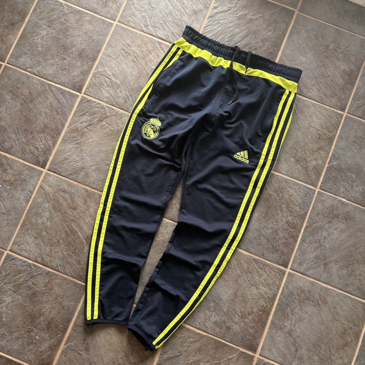 Adidas × Vintage Vintage real Madrid adidas tracksuit pants in blue and green Size US 30 / EU 46 - 1 Thumbnail