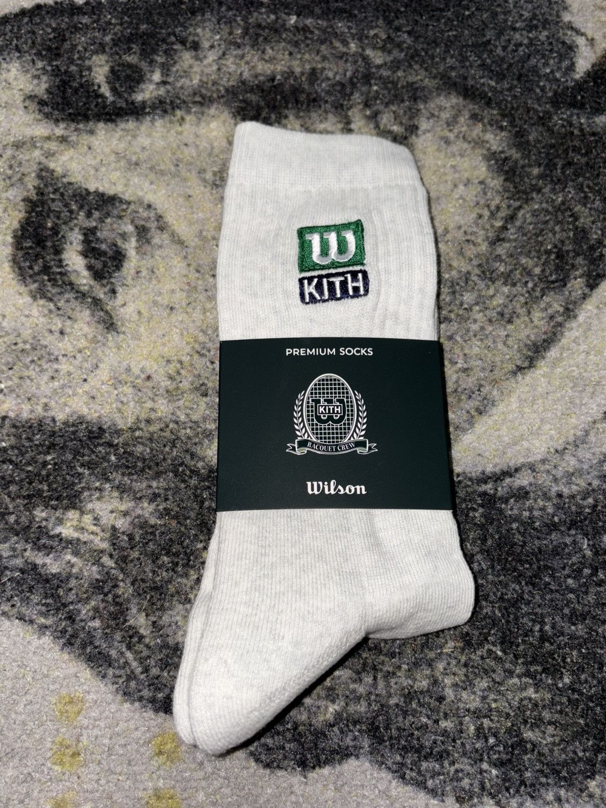 Kith × Ronnie Fieg × Wilson Kith x Wilson Logo Crew Socks Size ONE SIZE - 1 Thumbnail