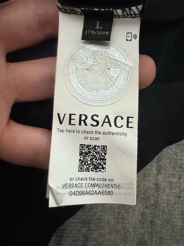 Versace Versace Black Embroidered Medusa T-shirt . Size US L / EU 52-54 / 3 - 4 Thumbnail