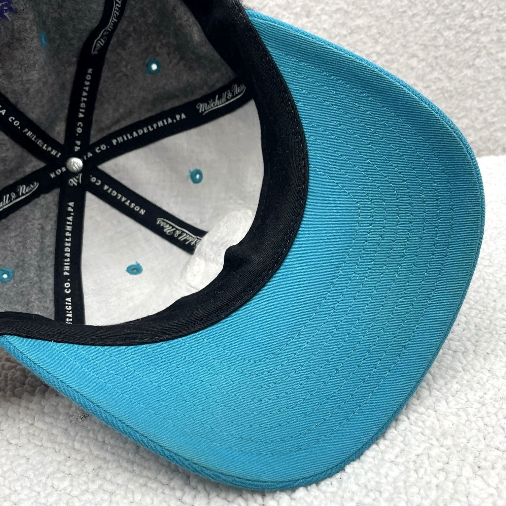 Mitchell & Ness Mitchell & Ness Charlotte Hornets Hat Snapback Wool Blend Gray Teal Hardwood Men Size ONE SIZE - 7 Thumbnail