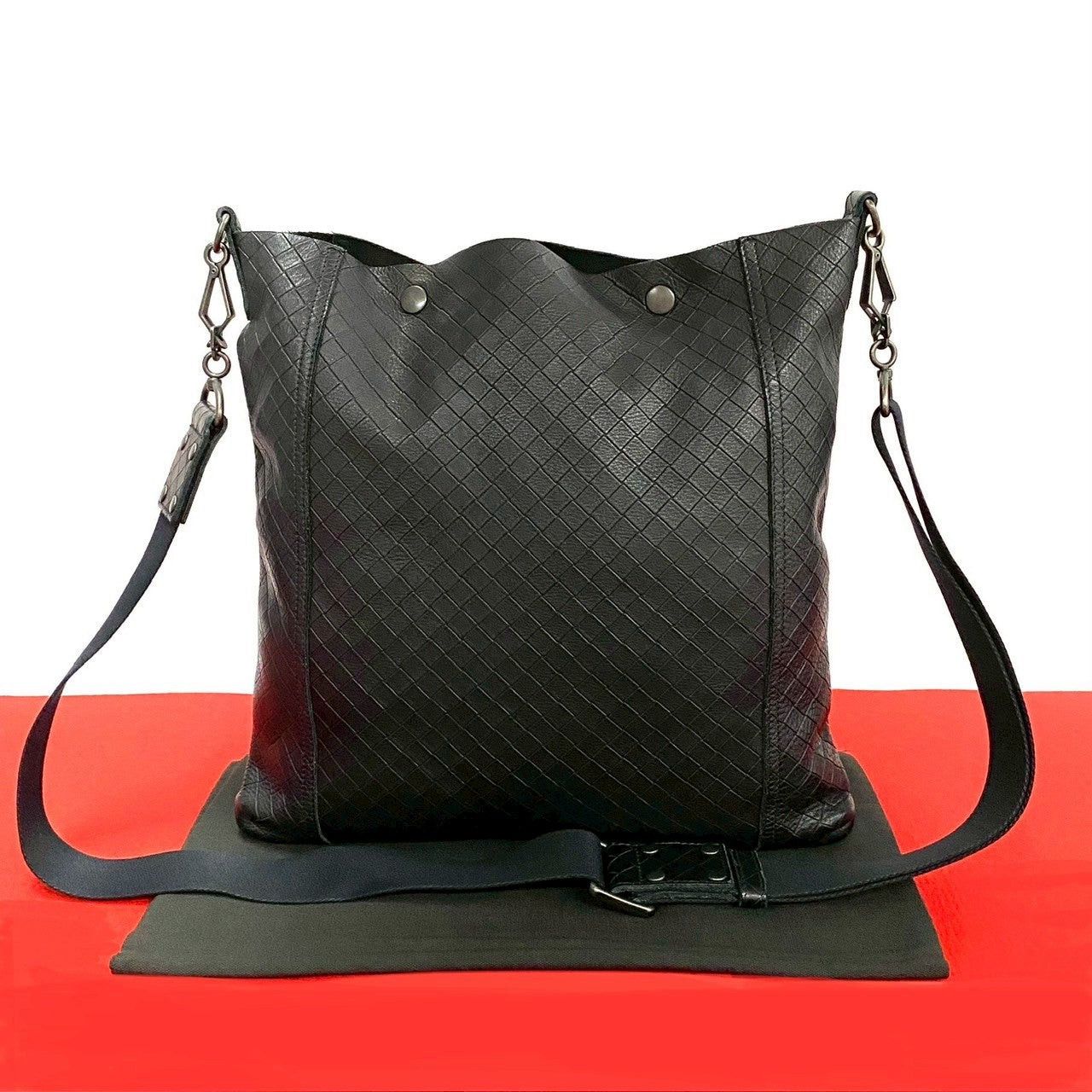 Bottega Veneta Bottega Veneta Shoulder Bag Black Leather Size ONE SIZE - 1 Thumbnail