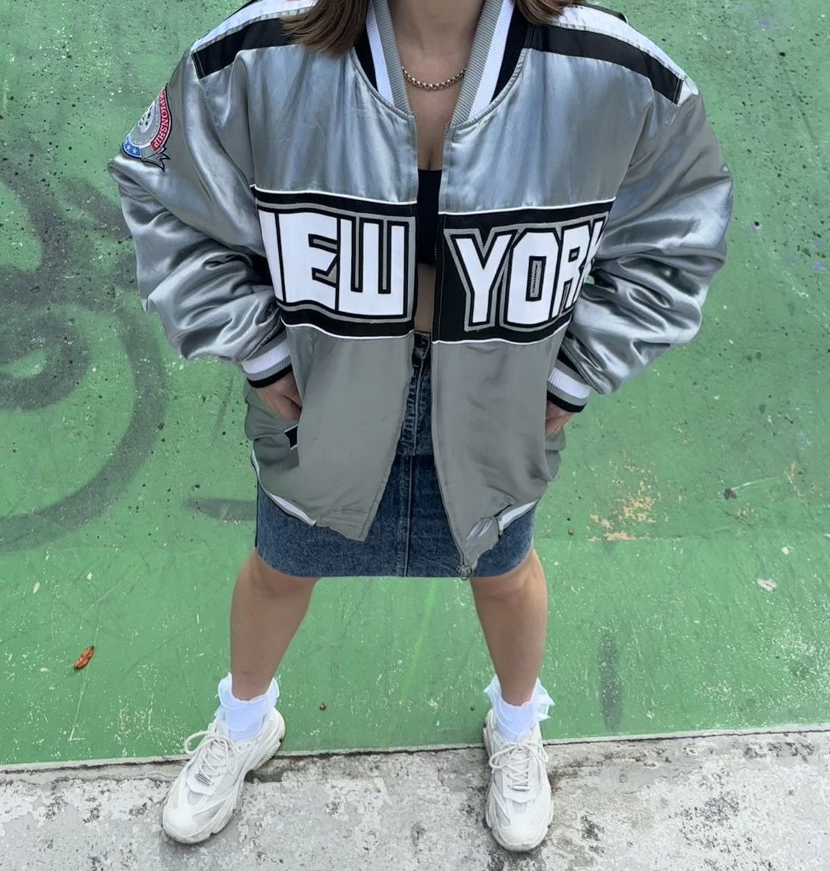 Vintage 90s Vintage Bomber Puffer Silver Satin in size XL Size US XL / EU 56 / 4 - 2 Thumbnail