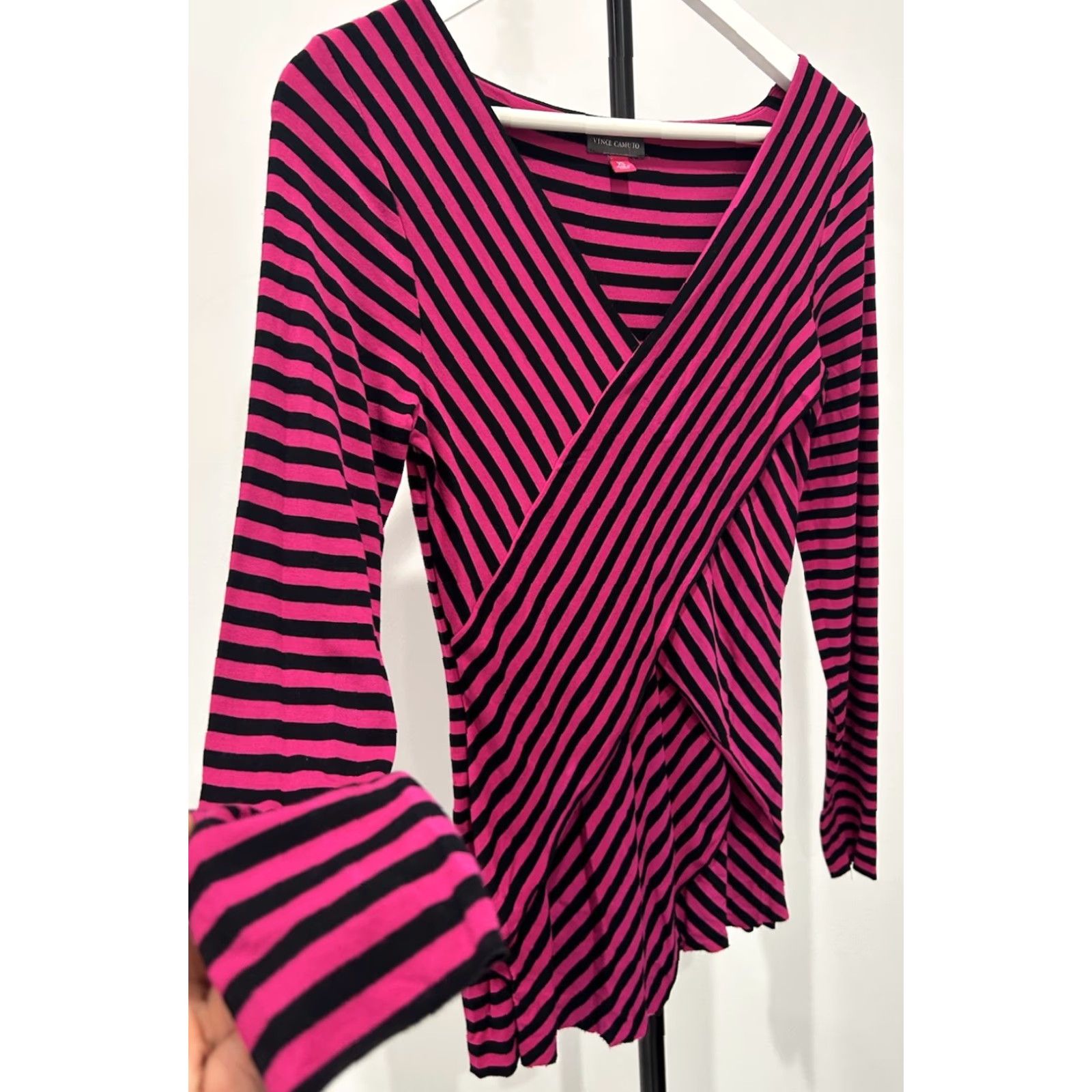 Vince Camuto Vince Camuto Blouse Women XS V-Neck Long Sleeve Pink Black Stripe Stretch Pullover Shirt Size XS / US 0-2 / IT 36-38 - 3 Thumbnail