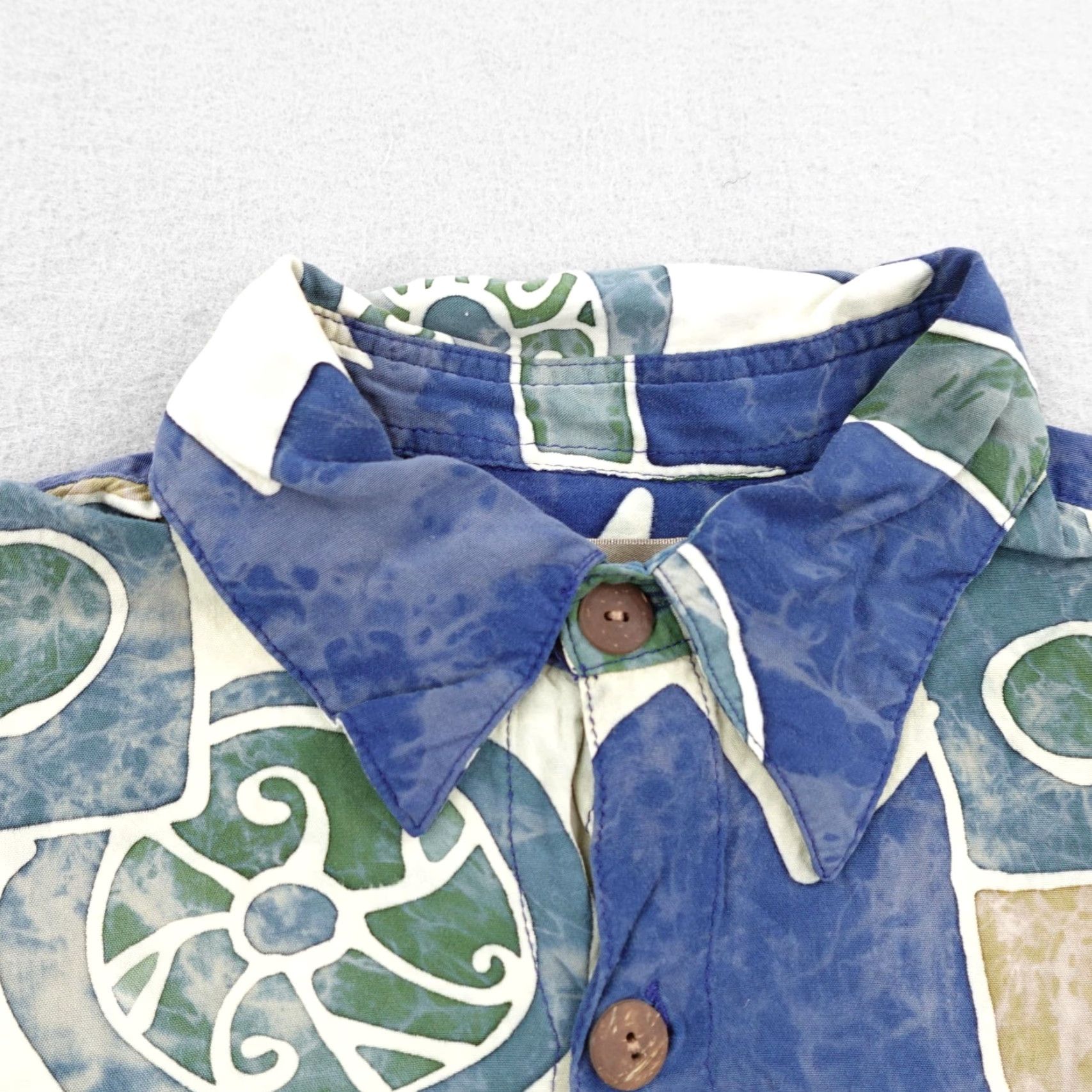 The Territory Ahead VINTAGE Territory Ahead Shirt Mens Large Blue Abstract Sun Tribal Rayon Camp Button Up Size US L / EU 52-54 / 3 - 2 Thumbnail