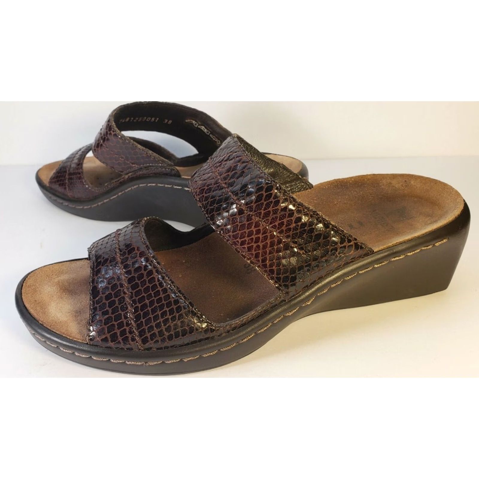 Mephisto Mephisto Mobils Uluria Wedge Slide Sandal US7.5 EU38 Tan Leather Pebbled Finish on Leather Womens Shoes Mens? Size US 8 / IT 38 - 4 Thumbnail