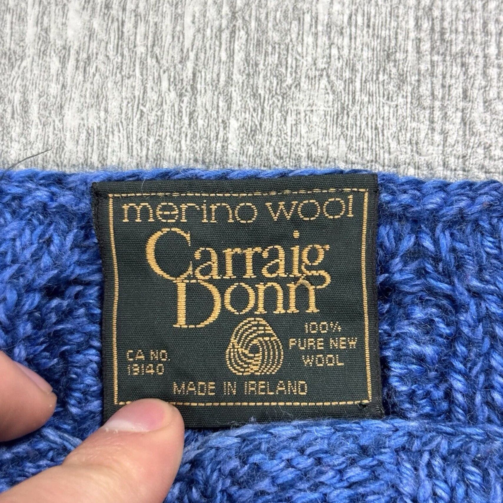 Vintage CARRAIG DONN Wool Sweater Cardigan Cable Knit Blue Women Size M Classic Ireland Size M / US 6-8 / IT 42-44 - 3 Thumbnail