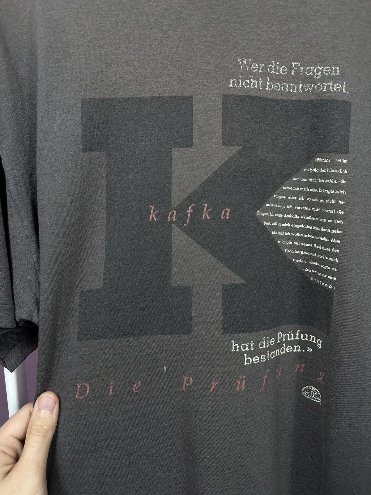 Other Parole Di Cotone Vintage Franz Kafka Die Prufung Art T-Shirt Size US L / EU 52-54 / 3 - 10 Thumbnail