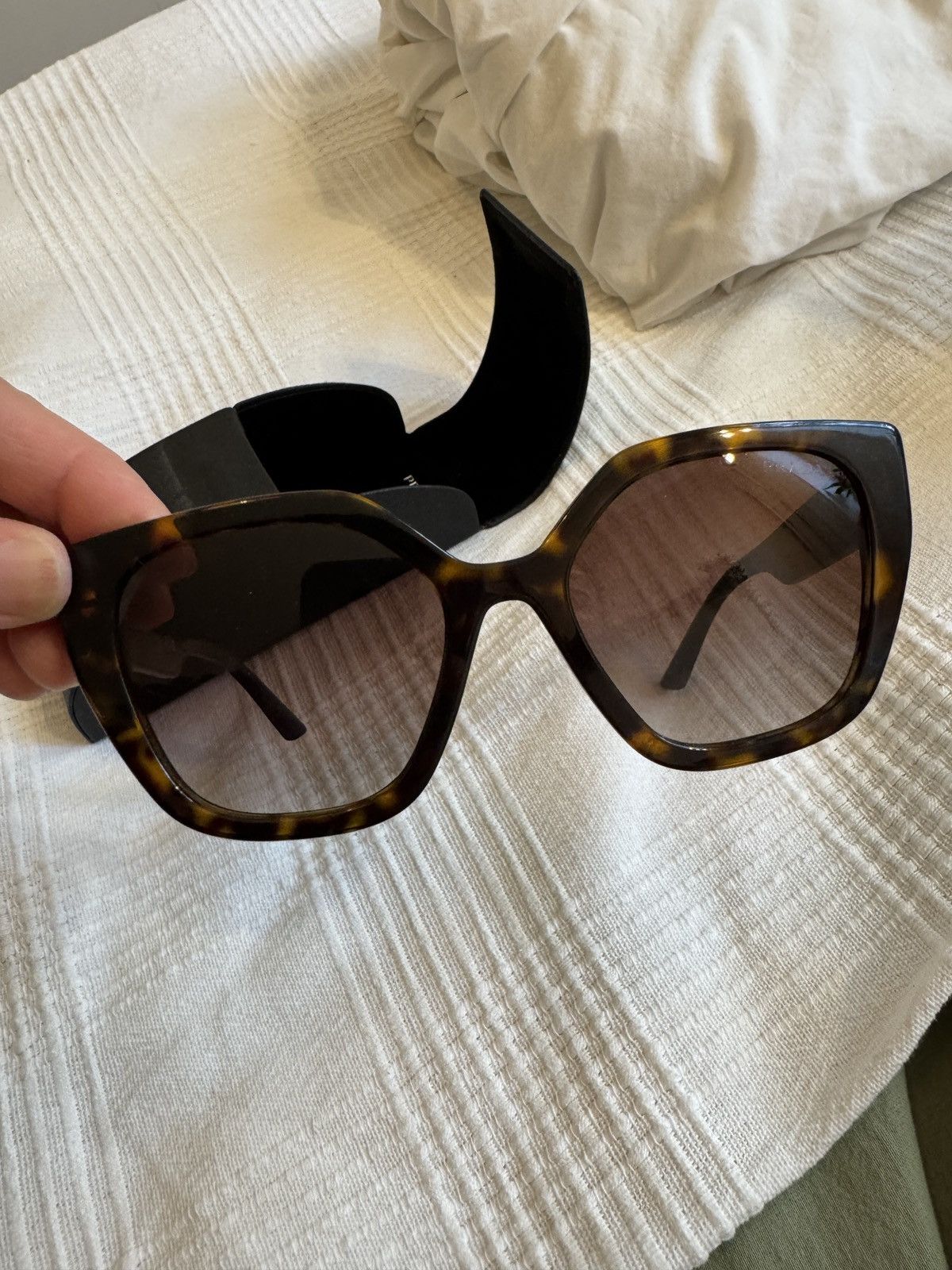 Prada Prada sunglasses, model PR 24XS. Size ONE SIZE - 11 Thumbnail