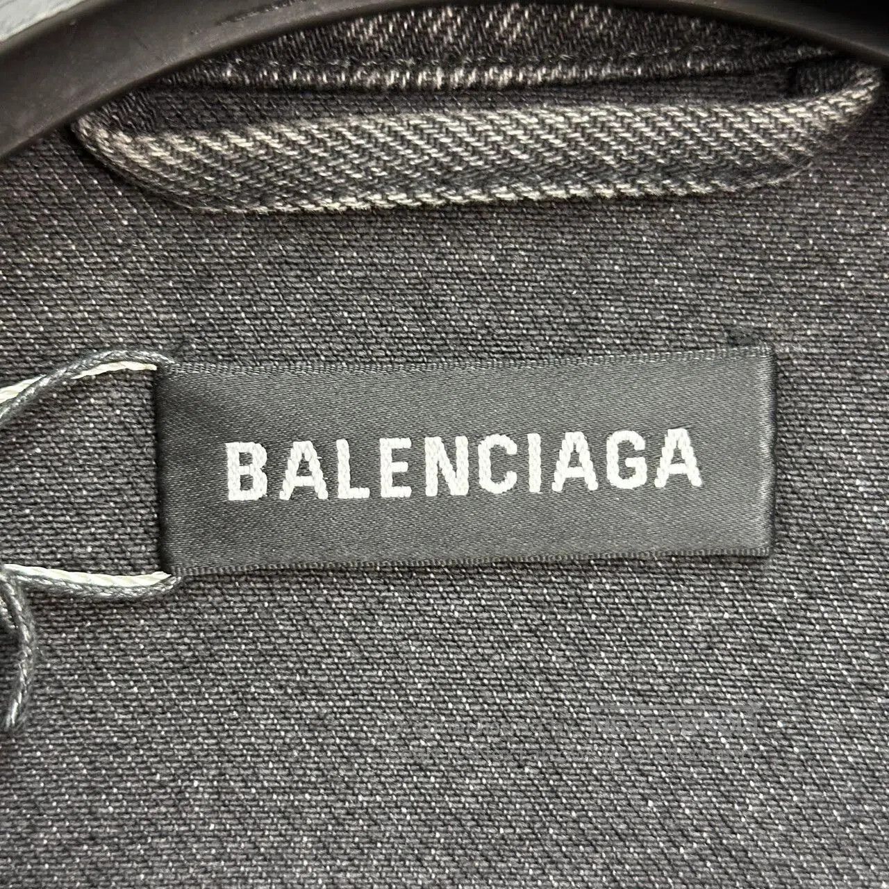 Balenciaga Balenciaga Graffiti Printed Denim Jacket. Size US L / EU 52-54 / 3 - 3 Thumbnail