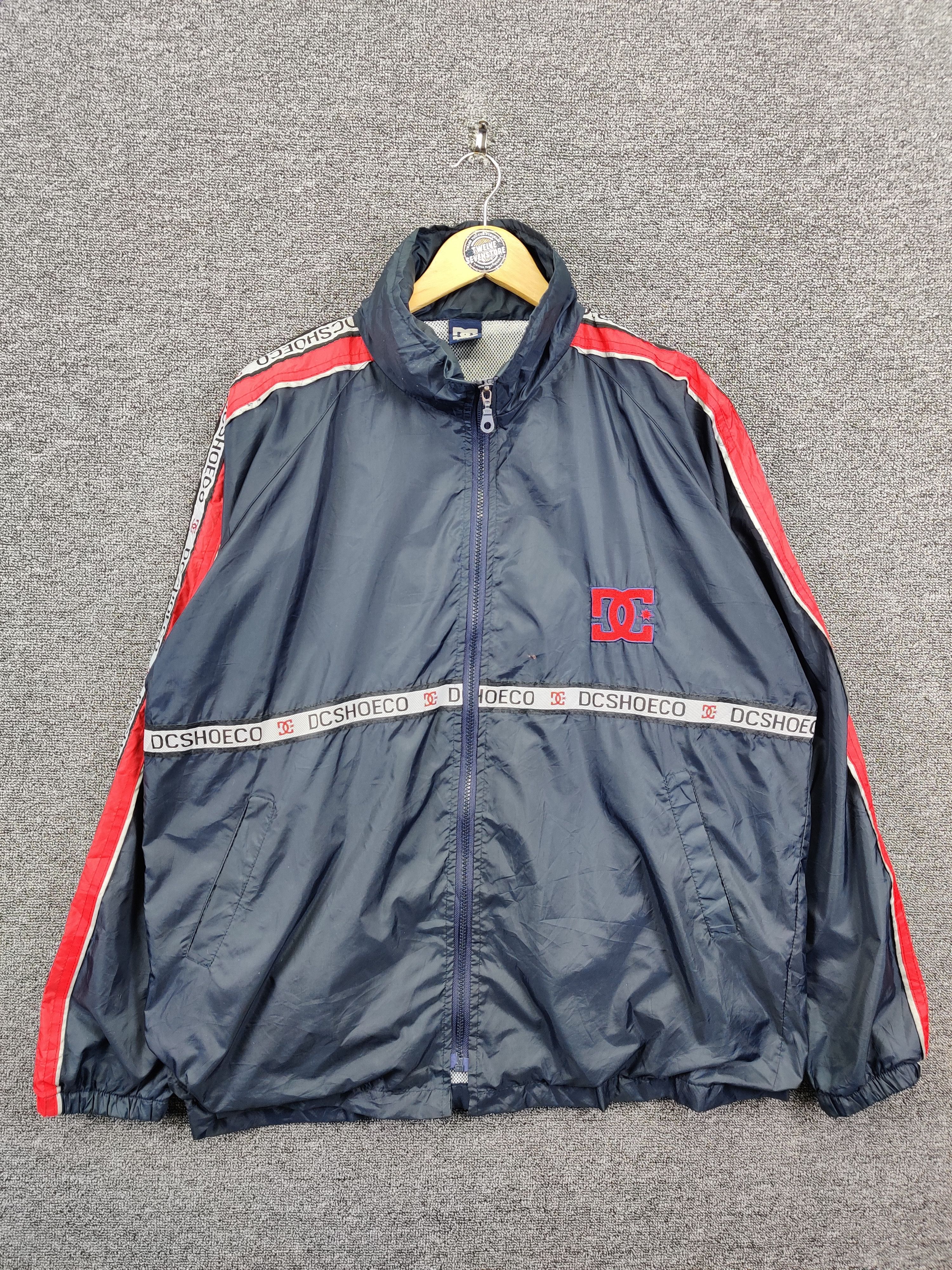 DC Vintage DC Shoe USA Embroidery Logo Windbreaker Light Jacket Size US XL / EU 56 / 4 - 1 Thumbnail