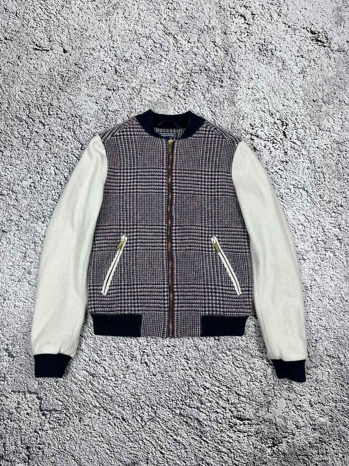 Vintage Y2K Tommy Hilfiger insulated bomber size xs