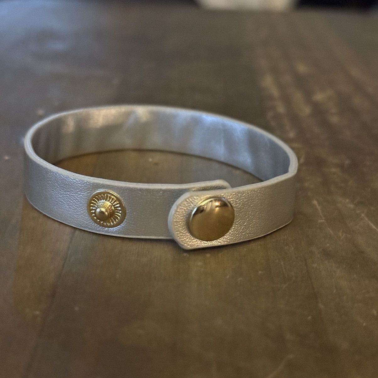 Other She believed she could metallic silver leather bracelet Size ONE SIZE - 7 Thumbnail