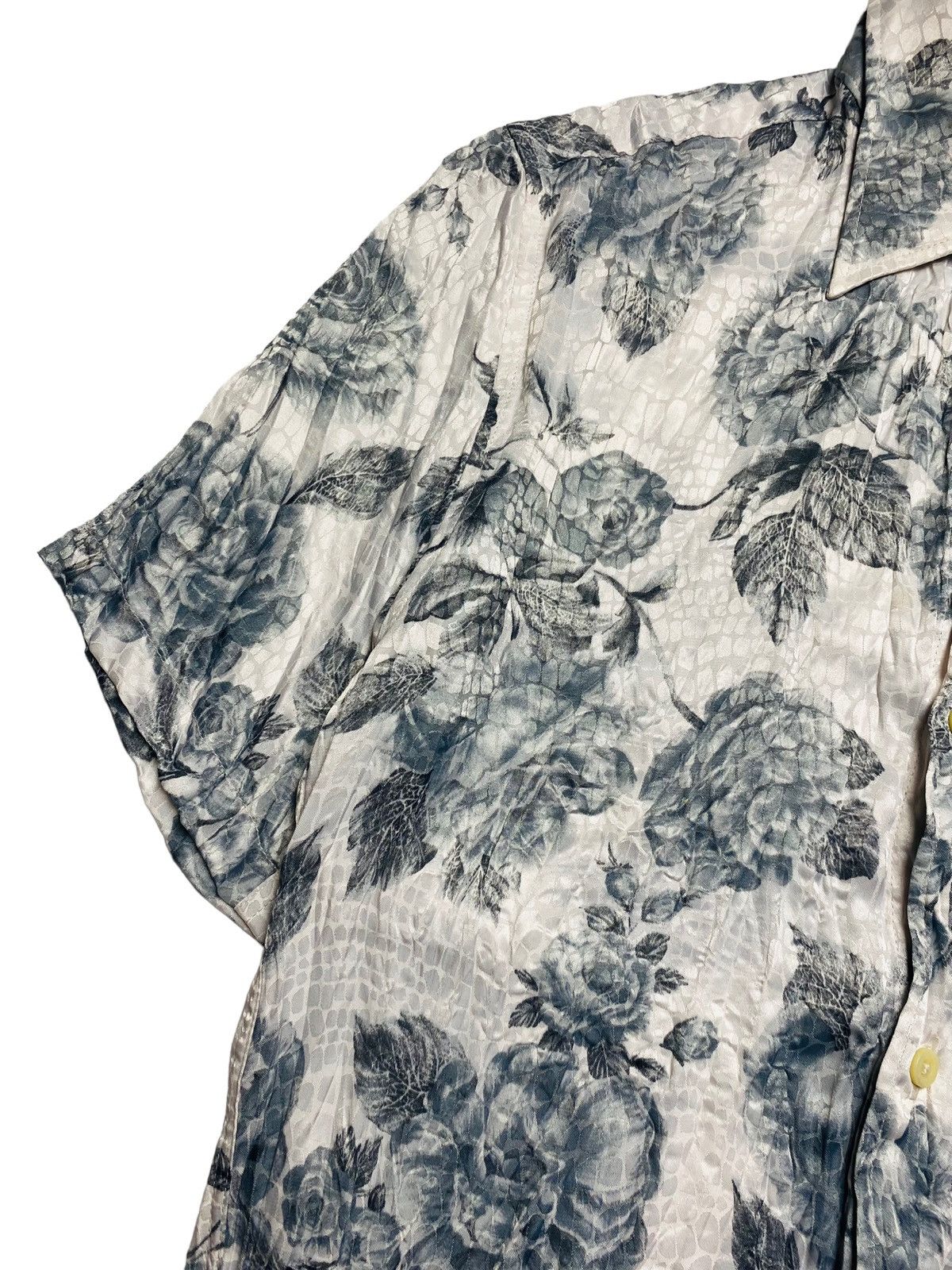 If Six Was Nine × Le Grande Bleu (L.G.B.) × Tornado Mart 2000s Tornado Mart - Pleats Snake Skin Rose Shirt Size US M / EU 48-50 / 2 - 3 Thumbnail