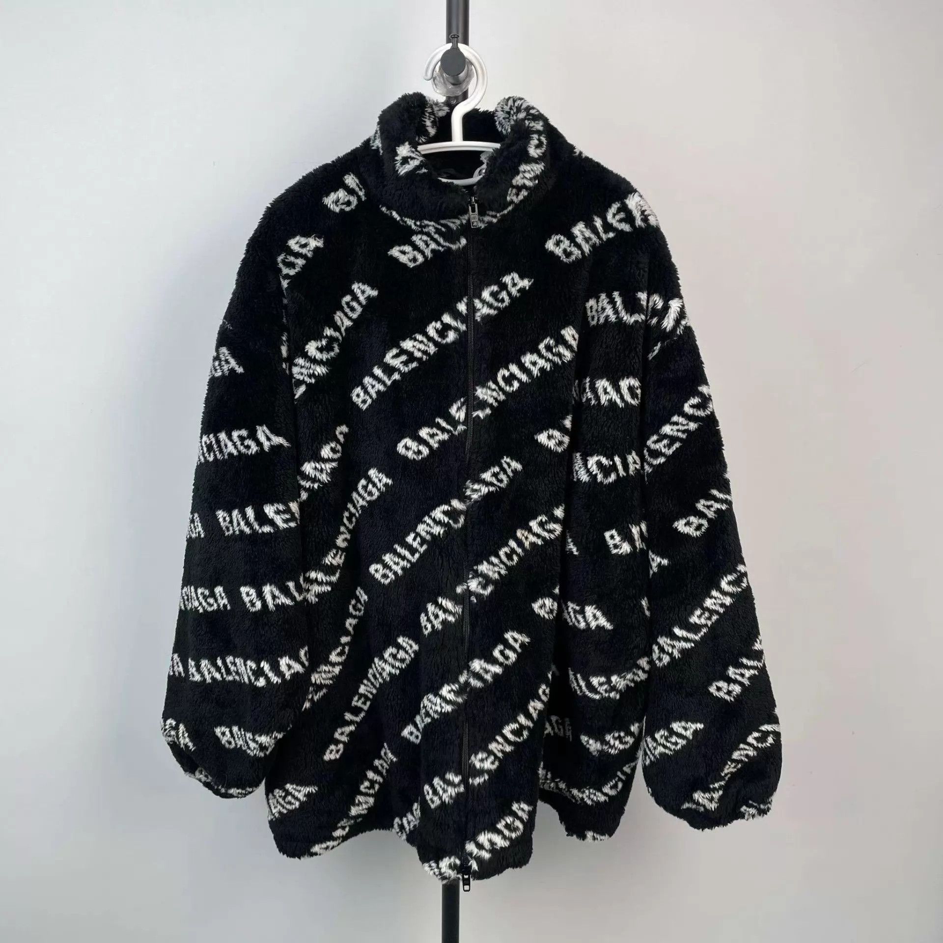 Balenciaga Balenciaga Logo Teddy Coat 34 Black Size XXS / US 00 / IT 34 - 1 Thumbnail