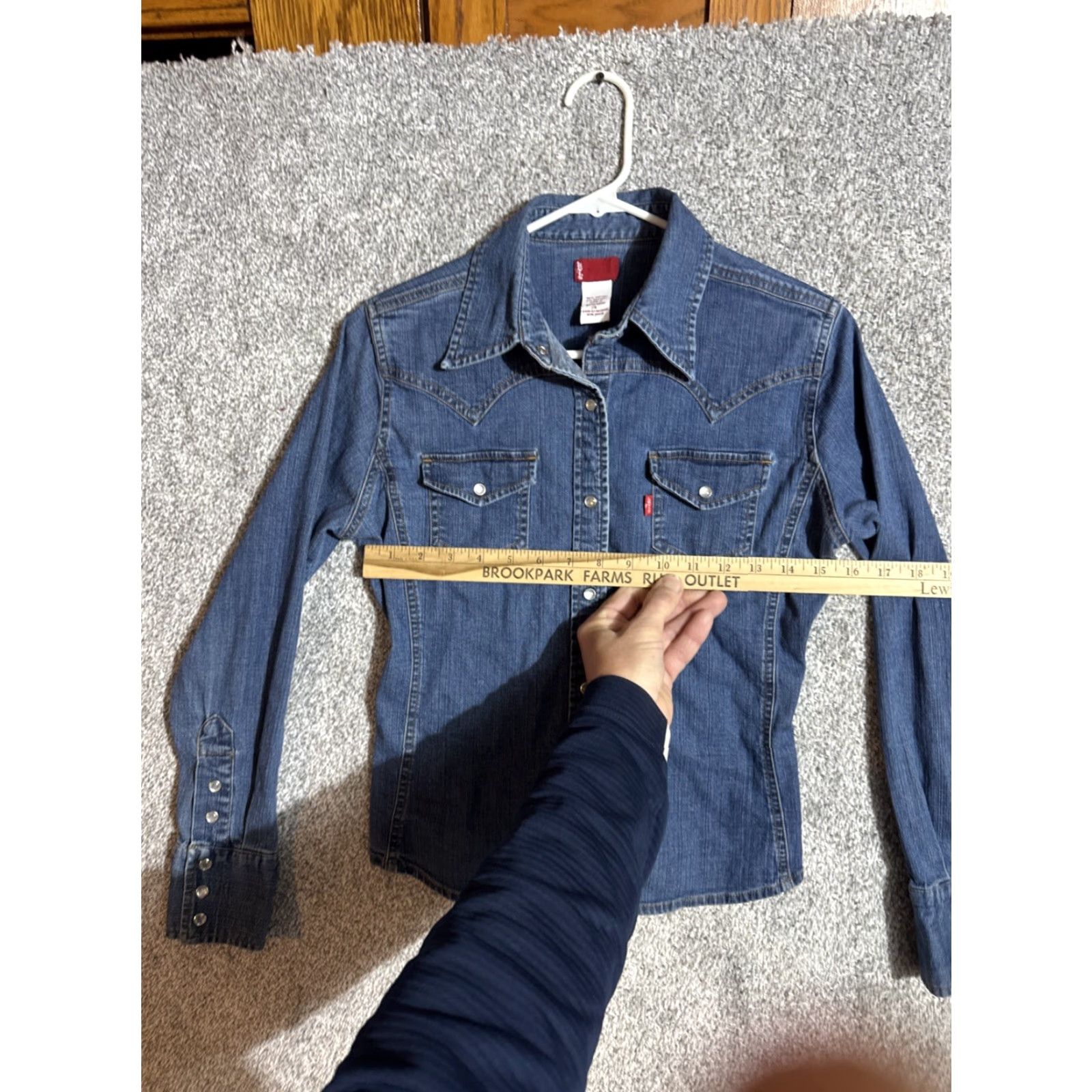 Levi's VINTAGE Levis Jean Jacket Womens Small Pearl Snap Western Streetwear Paris Hilton Y2K Size 28" / US 6 / IT 42 - 4 Thumbnail