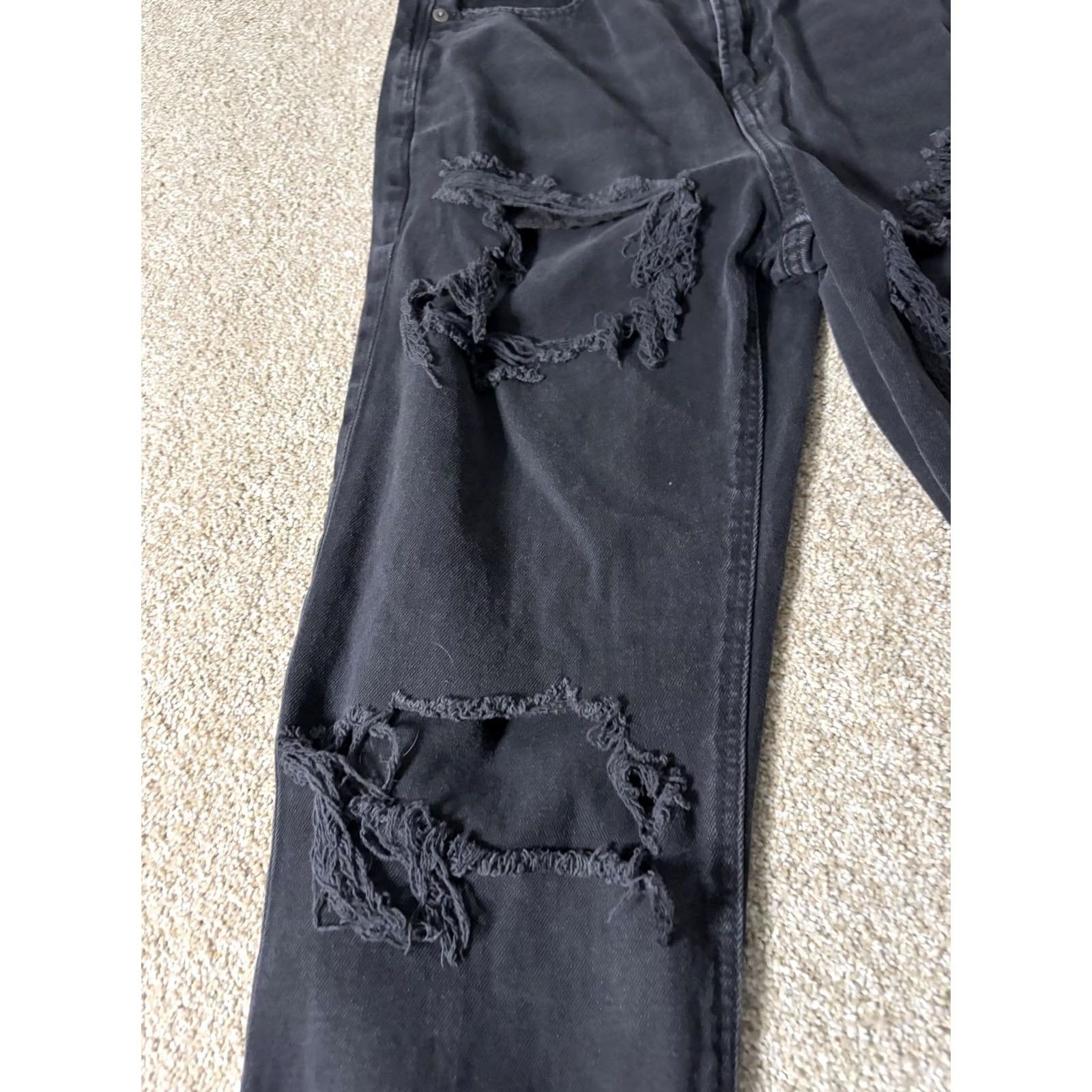 American Eagle Outfitters American Eagle Jeans Womens 4 Black Charcoal Distressed Denim Straight 26x27 Size 27" / US 4 / IT 40 - 4 Thumbnail