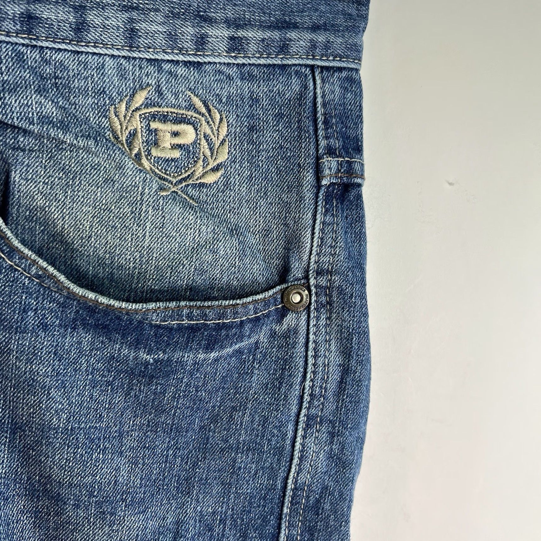 Phat Farm Phat Classic Denim Jeans 5-Pocket Design Blue Distressed Mens Size 44 X32 Regular Waist 46in Phat Farm Wide-Leg High Rise Relaxed Jeans Size US 44 / EU 60 - 5 Thumbnail