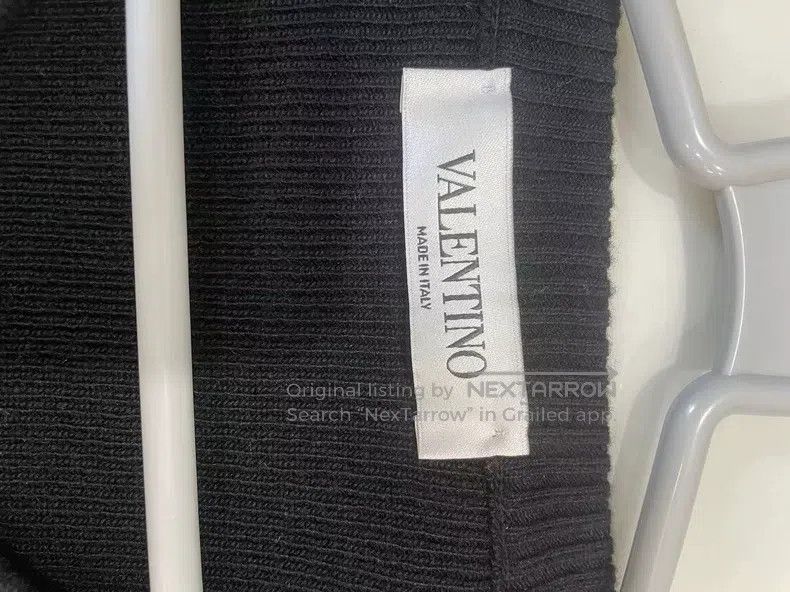 Valentino Valentino V-neck knit black and white classic color scheme Size XS / US 0-2 / IT 36-38 - 4 Thumbnail