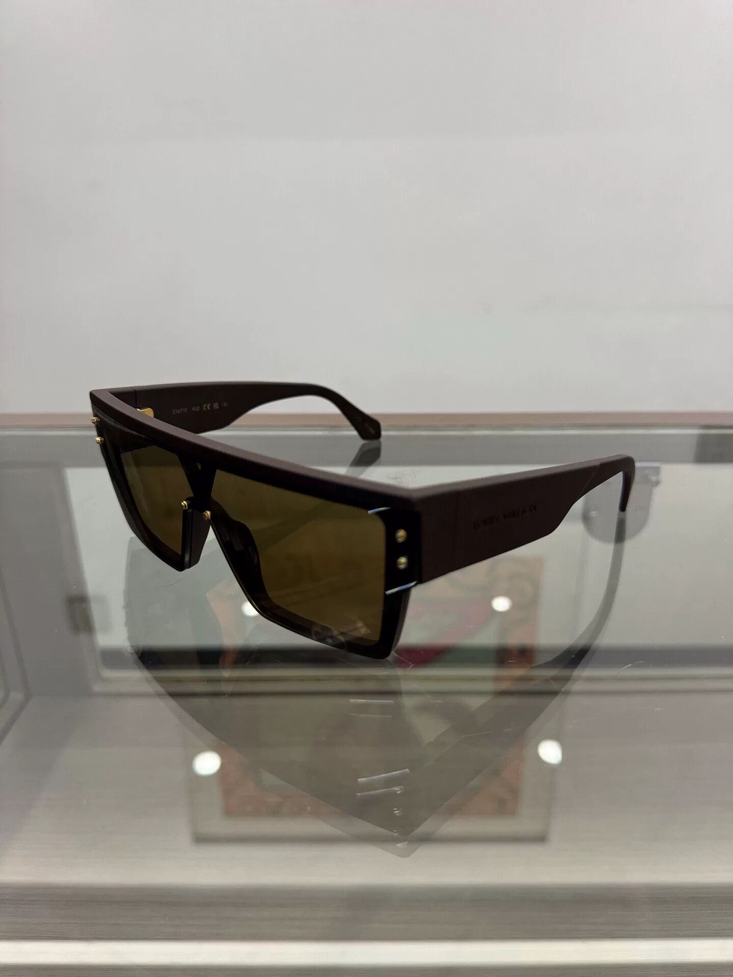 Louis Vuitton Louis Vuitton Waimea L Square Sunglasses Size ONE SIZE - 1 Thumbnail