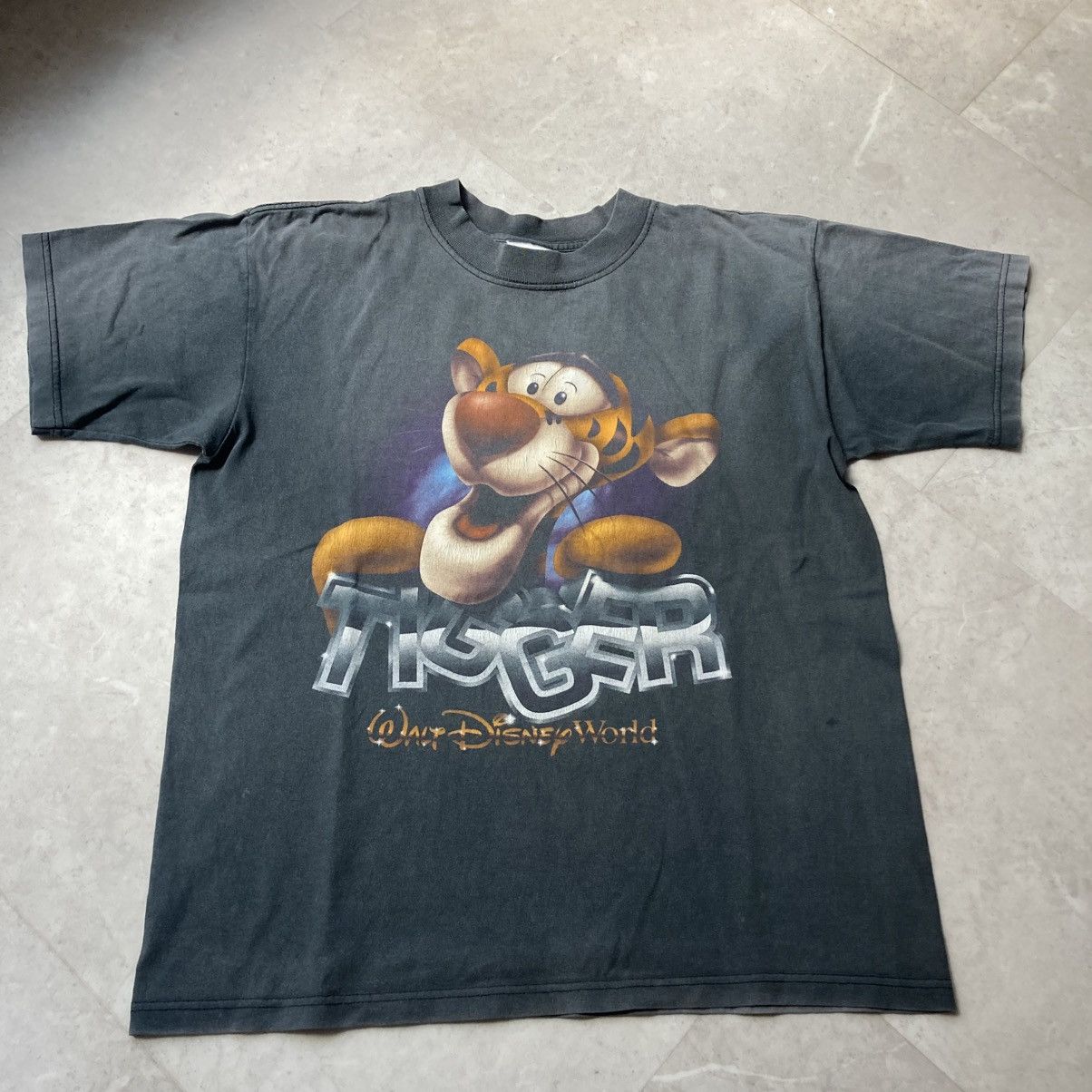 Disney vintage tigger winnie the pooh cartoon disney mickey inc Size US M / EU 48-50 / 2 - 1 Thumbnail