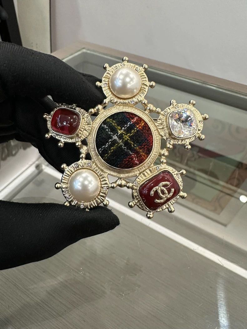 Chanel Chanel Vintage Double C Pearl Brooch Size ONE SIZE - 3 Thumbnail