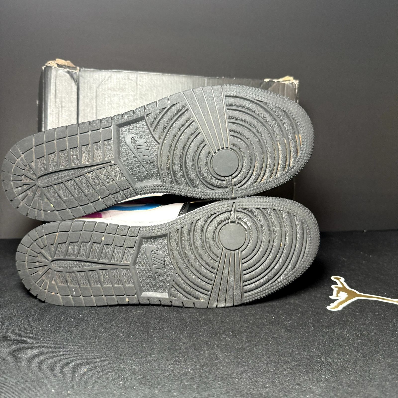 Jordan Brand × Nike Size 7 - Nike Air Jordan 1 Mid SE GS Cyber Active Fuchsia Size US 7 / EU 40 - 7 Thumbnail