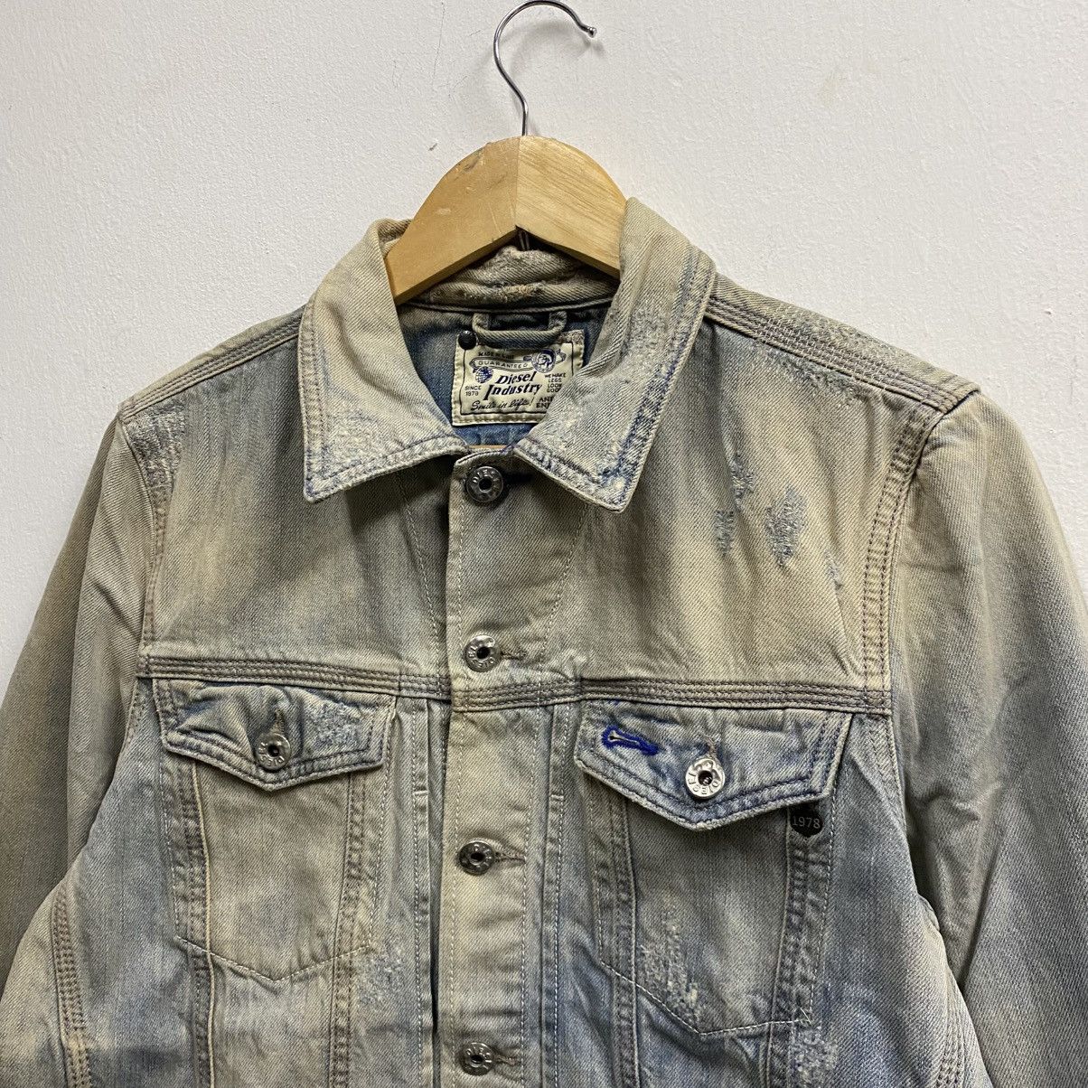 Diesel VINTAGE Diesel washed denim trucker jacket Size US S / EU 44-46 / 1 - 3 Thumbnail