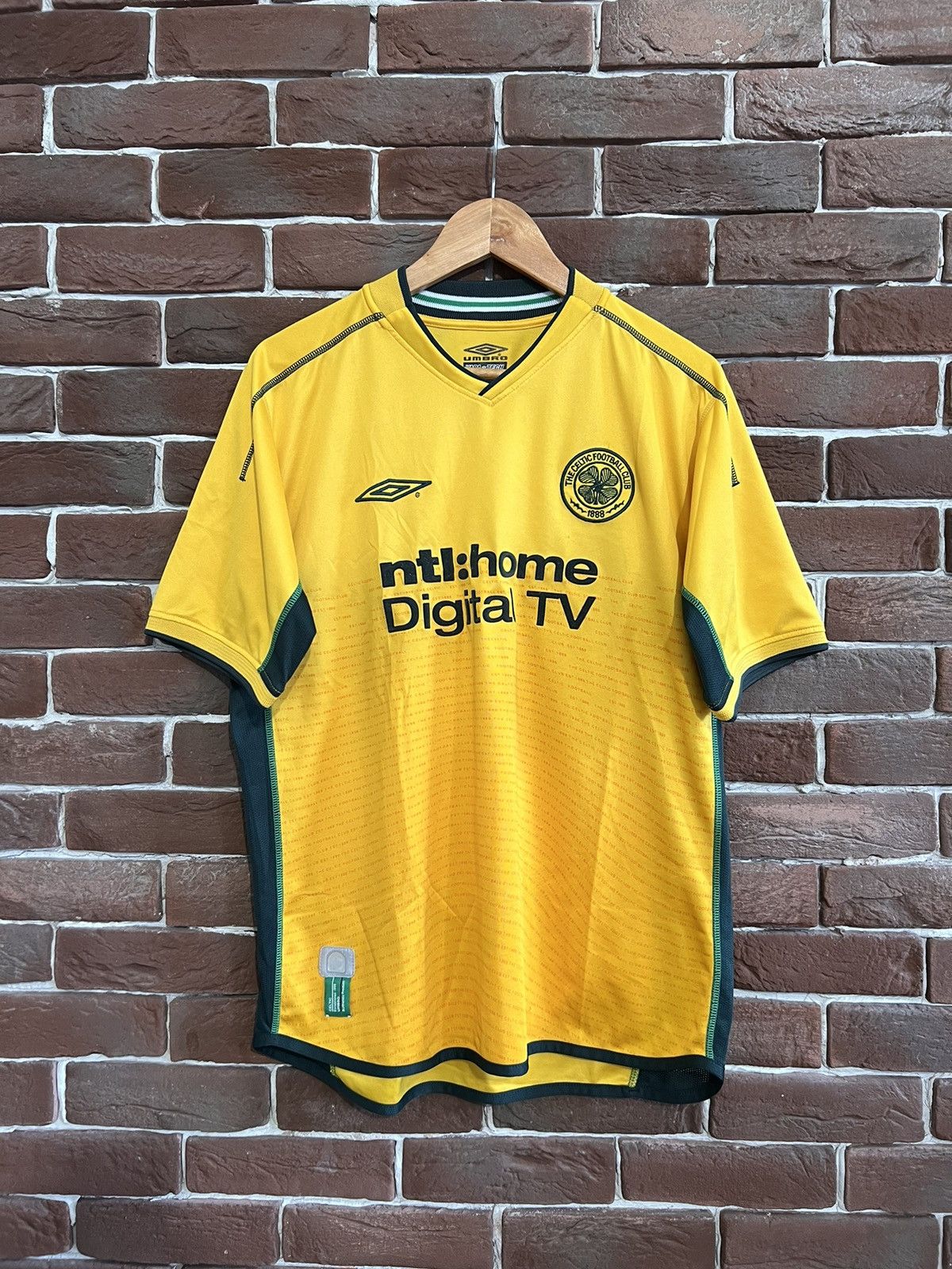 Umbro Rare Vintage 2002 Celtic Umbro Football Club Soccer Jersey Size US M / EU 48-50 / 2 - 1 Thumbnail
