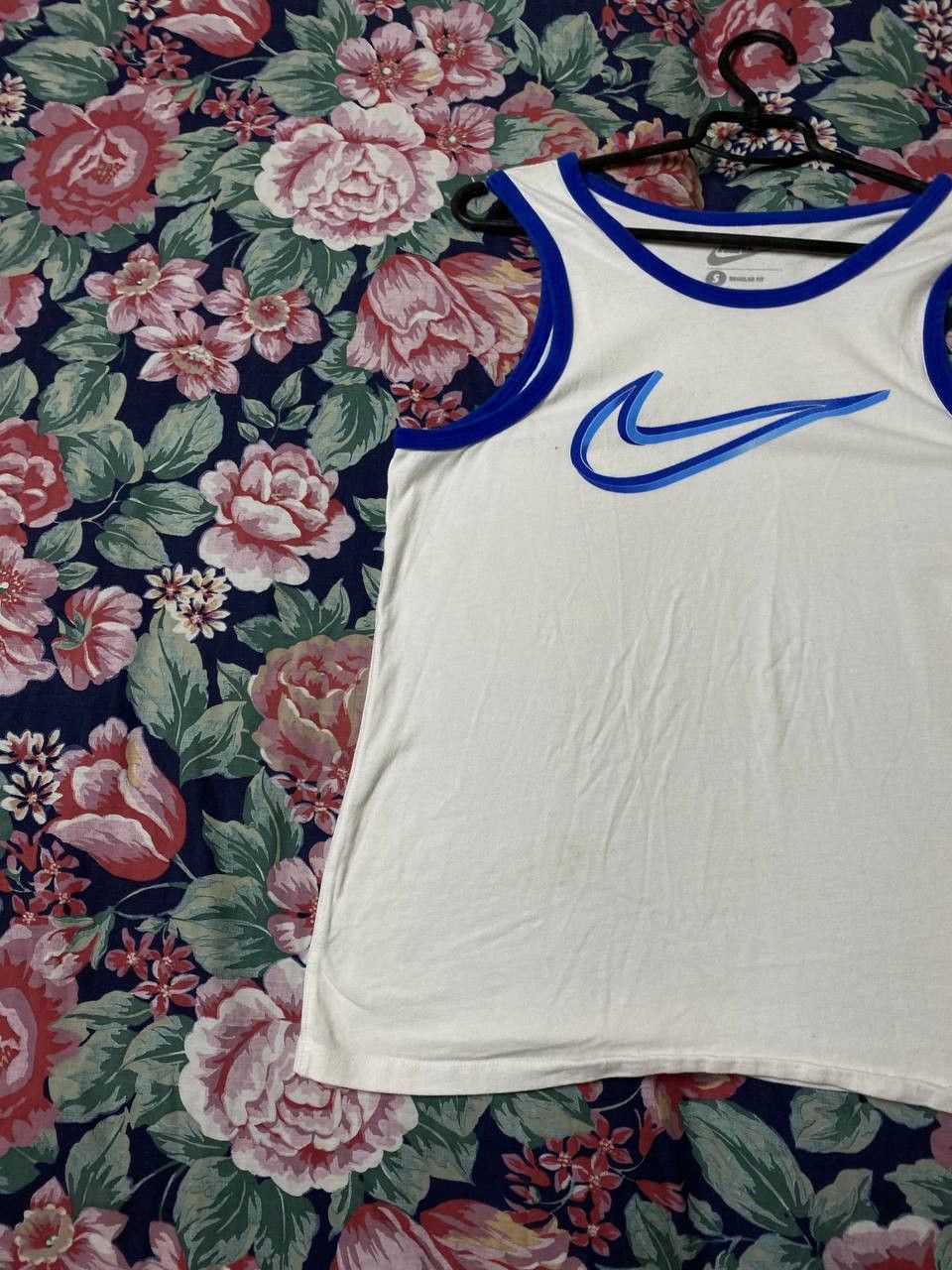 Nike × Vintage Vintage Nike Center Logo Swoosh 00s T Shirt Y2K Size US S / EU 44-46 / 1 - 7 Thumbnail