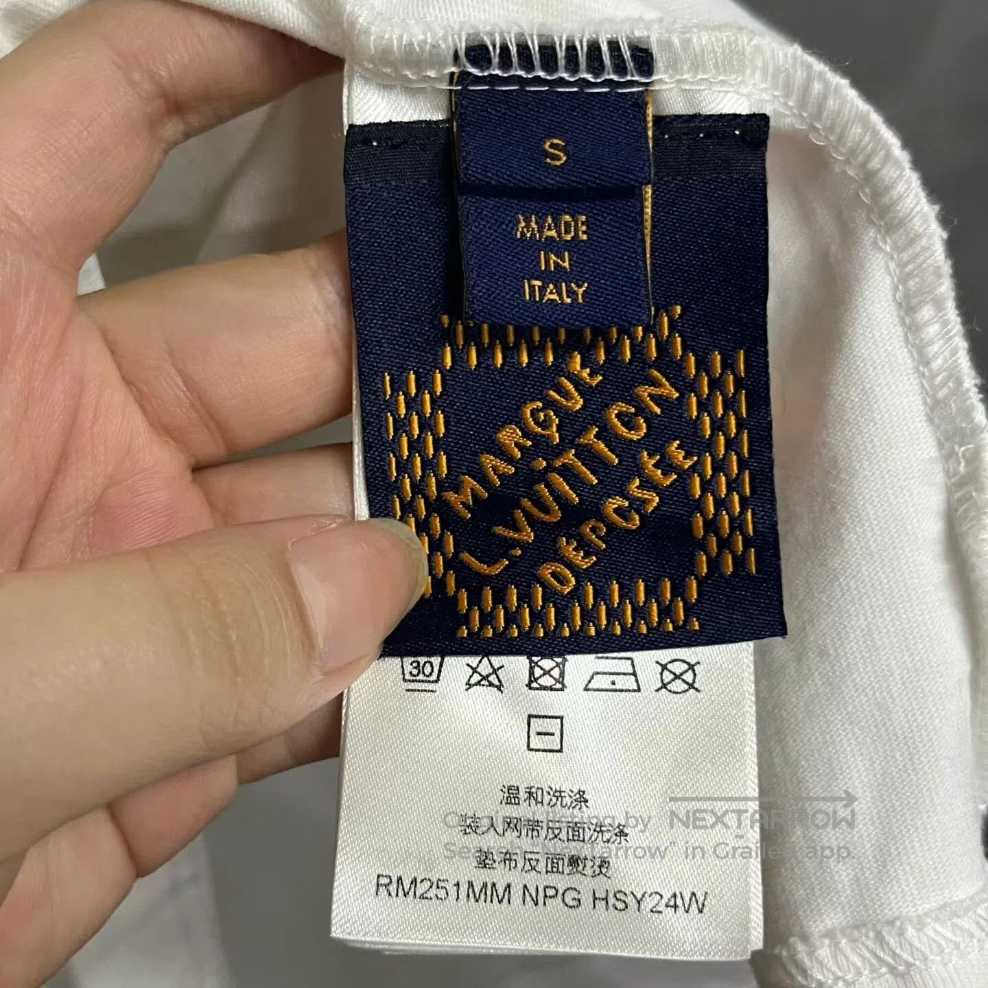 Louis Vuitton Louis Vuitton Solid-colored round-neck printed pattern sho Size US S / EU 44-46 / 1 - 3 Thumbnail