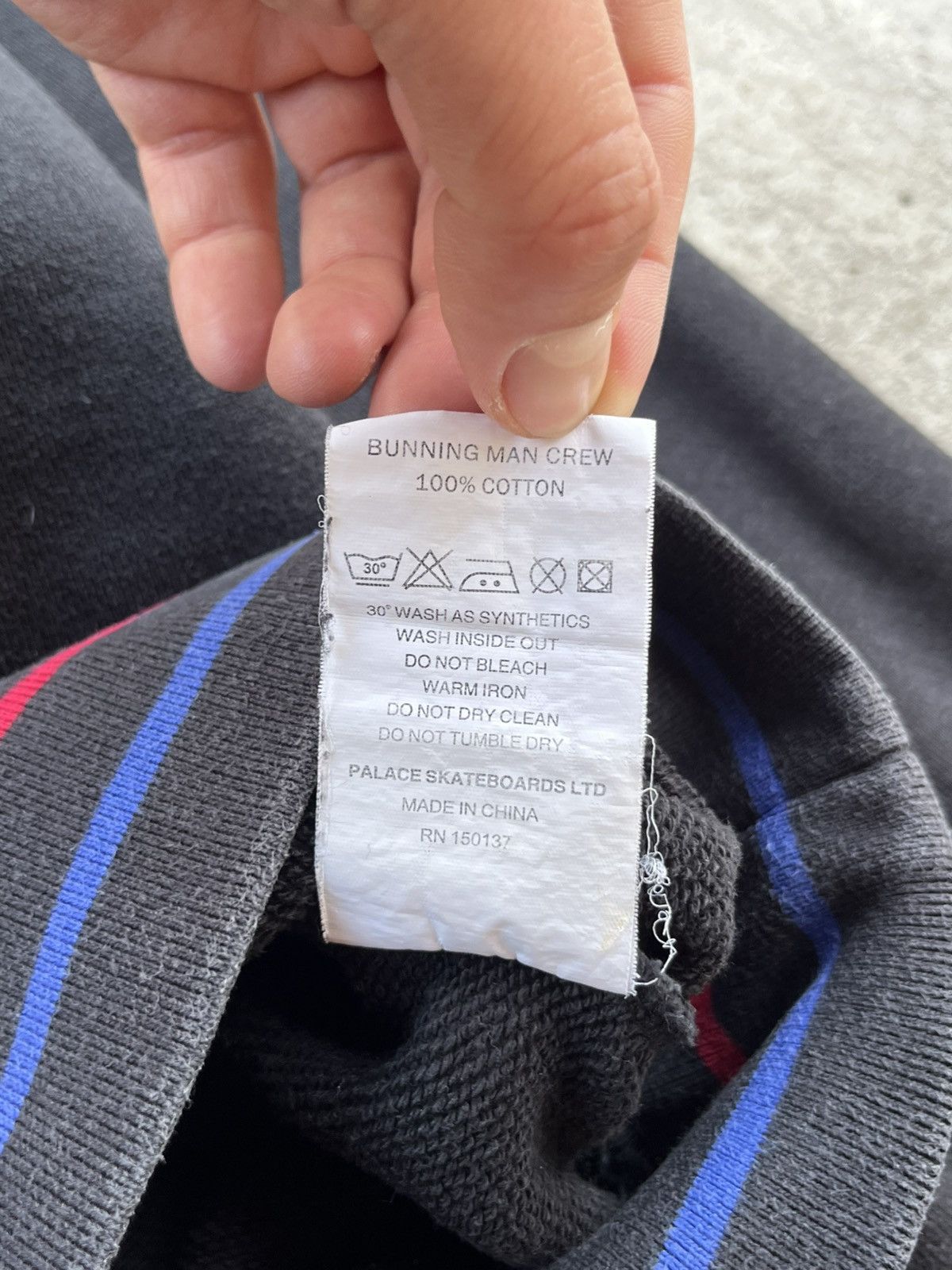 Palace Palace Skateboards Washed Faded Big Logo Sweatshirt Y2K Size US L / EU 52-54 / 3 - 5 Thumbnail