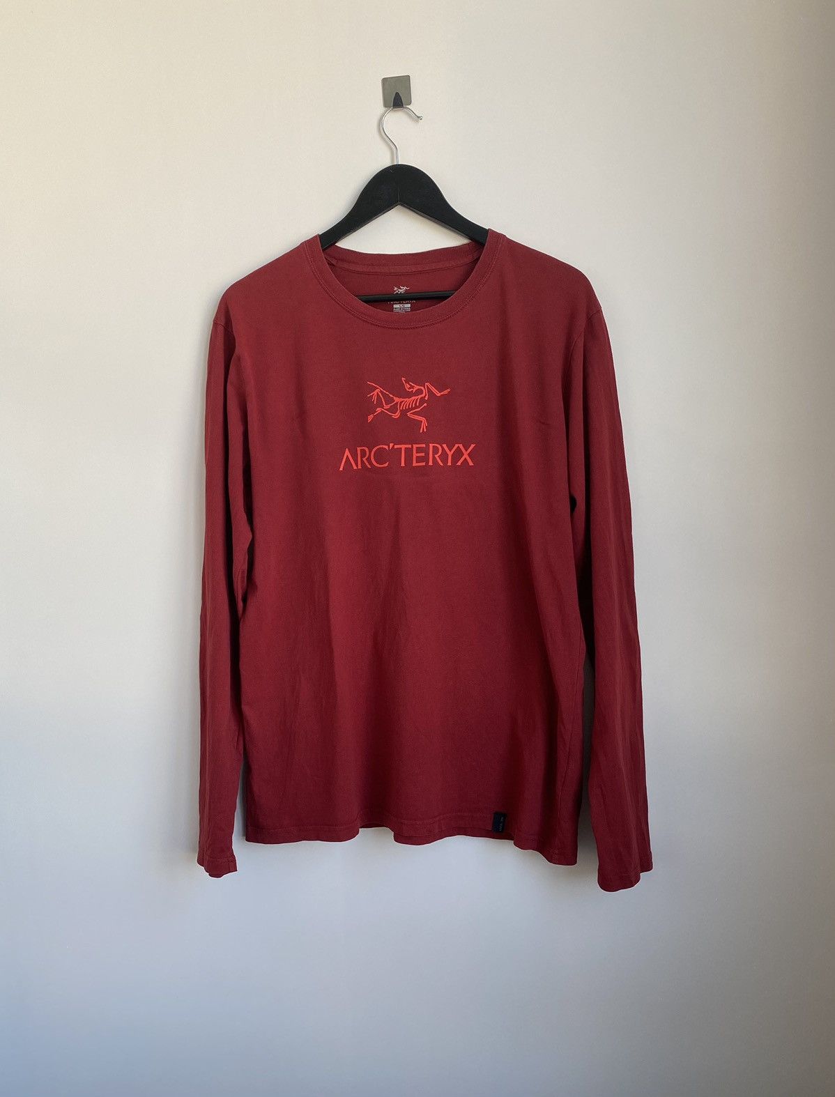 Arc'teryx Men's long sleeve Arcteryx big logo Size US L / EU 52-54 / 3 - 2 Thumbnail