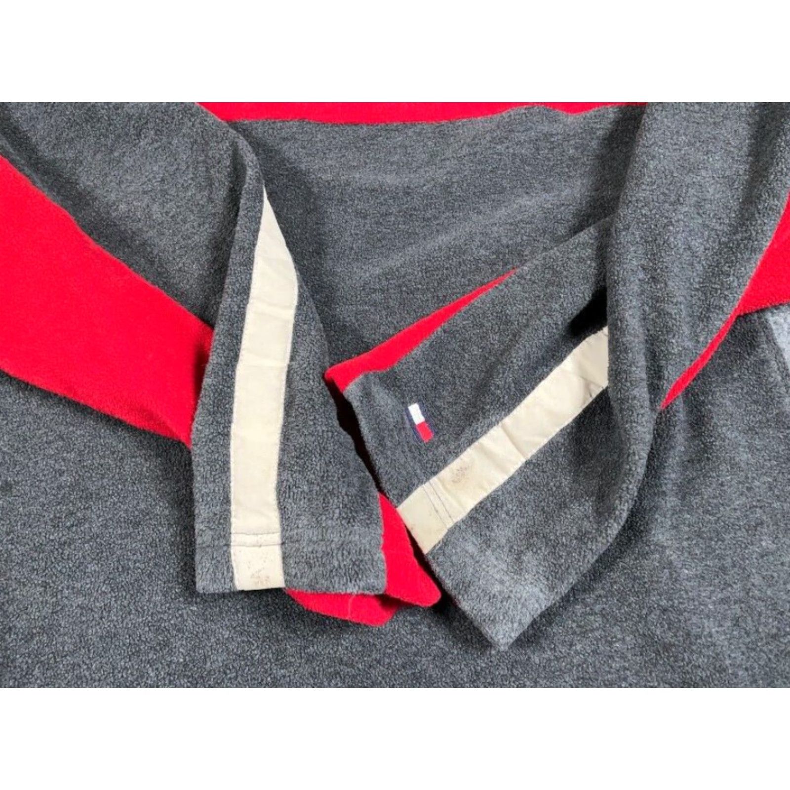 Tommy Hilfiger VINTAGE Tommy Hilfiger Sweatshirt Adult 2XL Gray Red Embroidered Graphic Print 90s Retro Streetwear Mens Size US XXL / EU 58 / 5 - 7 Thumbnail