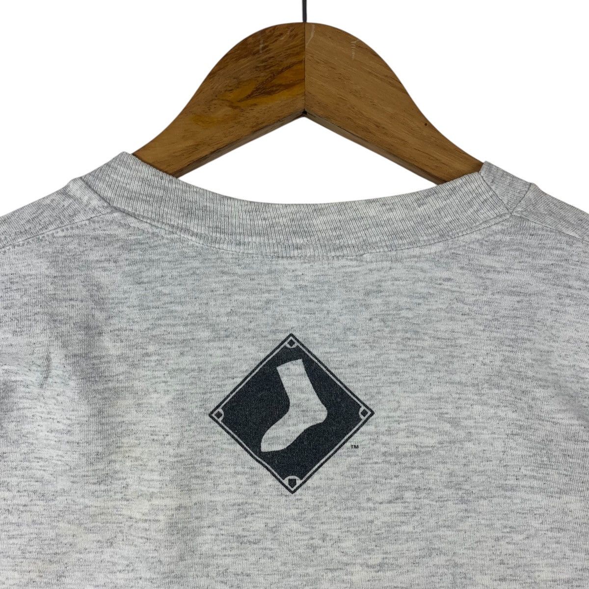 Vintage 90s CHICAGO WHITE SOX newspaper printed nba tee