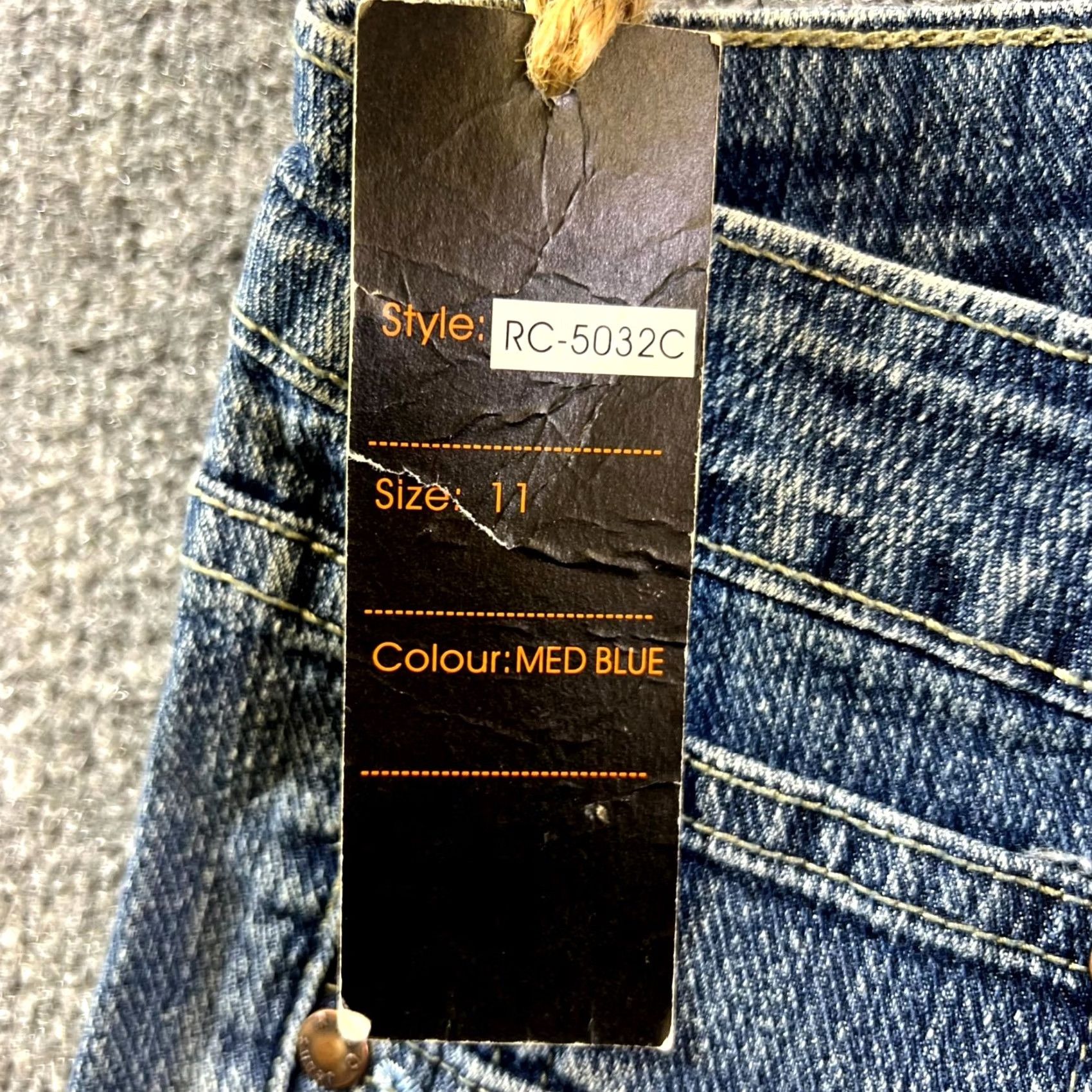 Vintage Rico Capri Jeans Women's 11 Blue Cotton Denim Workwear Embroidered Stretch Capris Size 34" / US 12 / IT 48 - 6 Thumbnail