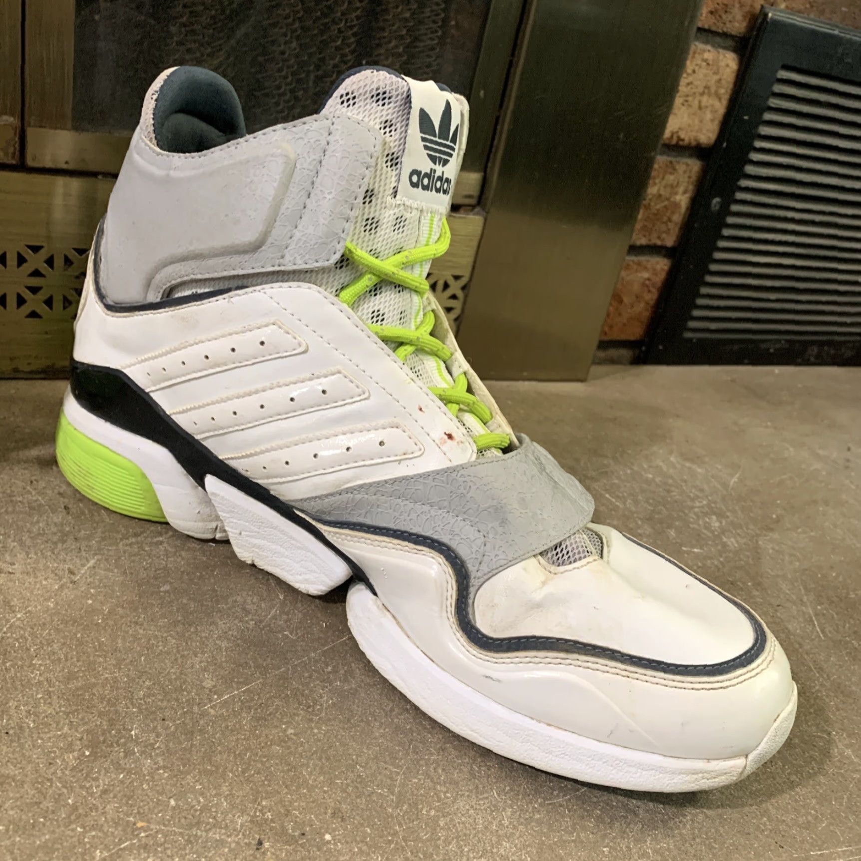 Adidas VINTAGE Adidas Mega Torsion XTH High Top Basketball Sneakers Mens Size 11.5 Volt Gray Size US L / EU 52-54 / 3 - 7 Thumbnail
