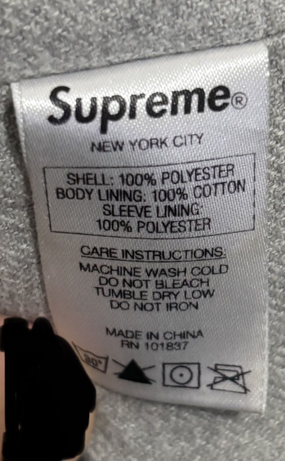 Supreme Supreme H.G Giger Size US L / EU 52-54 / 3 - 7 Thumbnail