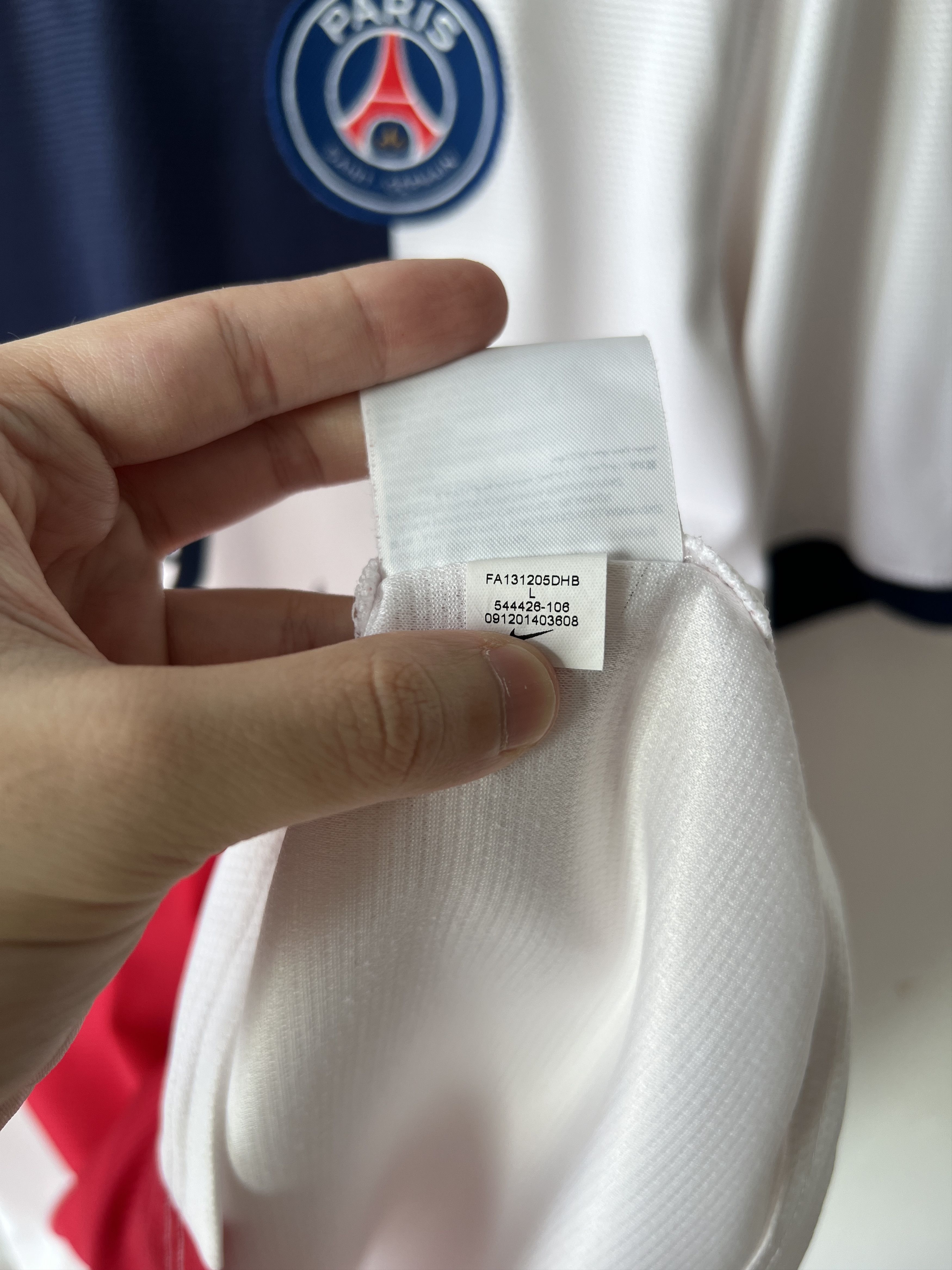 Nike (L) PSG 2013-14 Away Shirt Ibrahimovic #10 Kit Size US L / EU 52-54 / 3 - 4 Thumbnail
